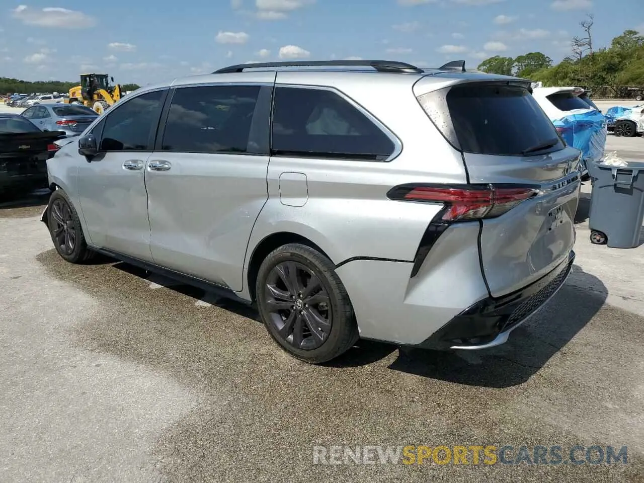 2 Photograph of a damaged car 5TDXRKEC9NS133380 TOYOTA SIENNA 2022