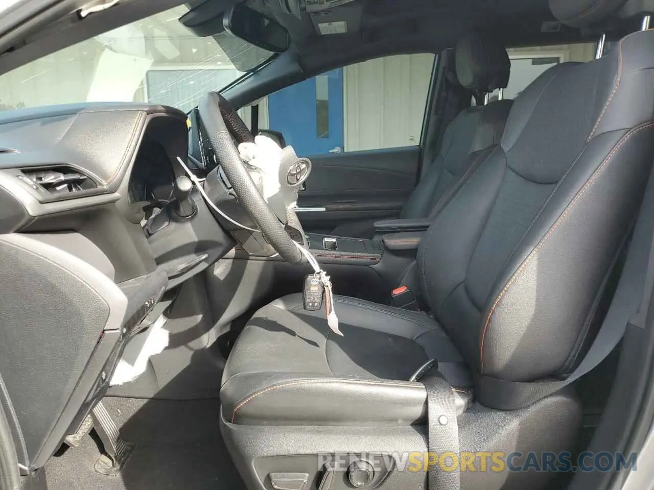 7 Photograph of a damaged car 5TDXRKEC9NS133380 TOYOTA SIENNA 2022