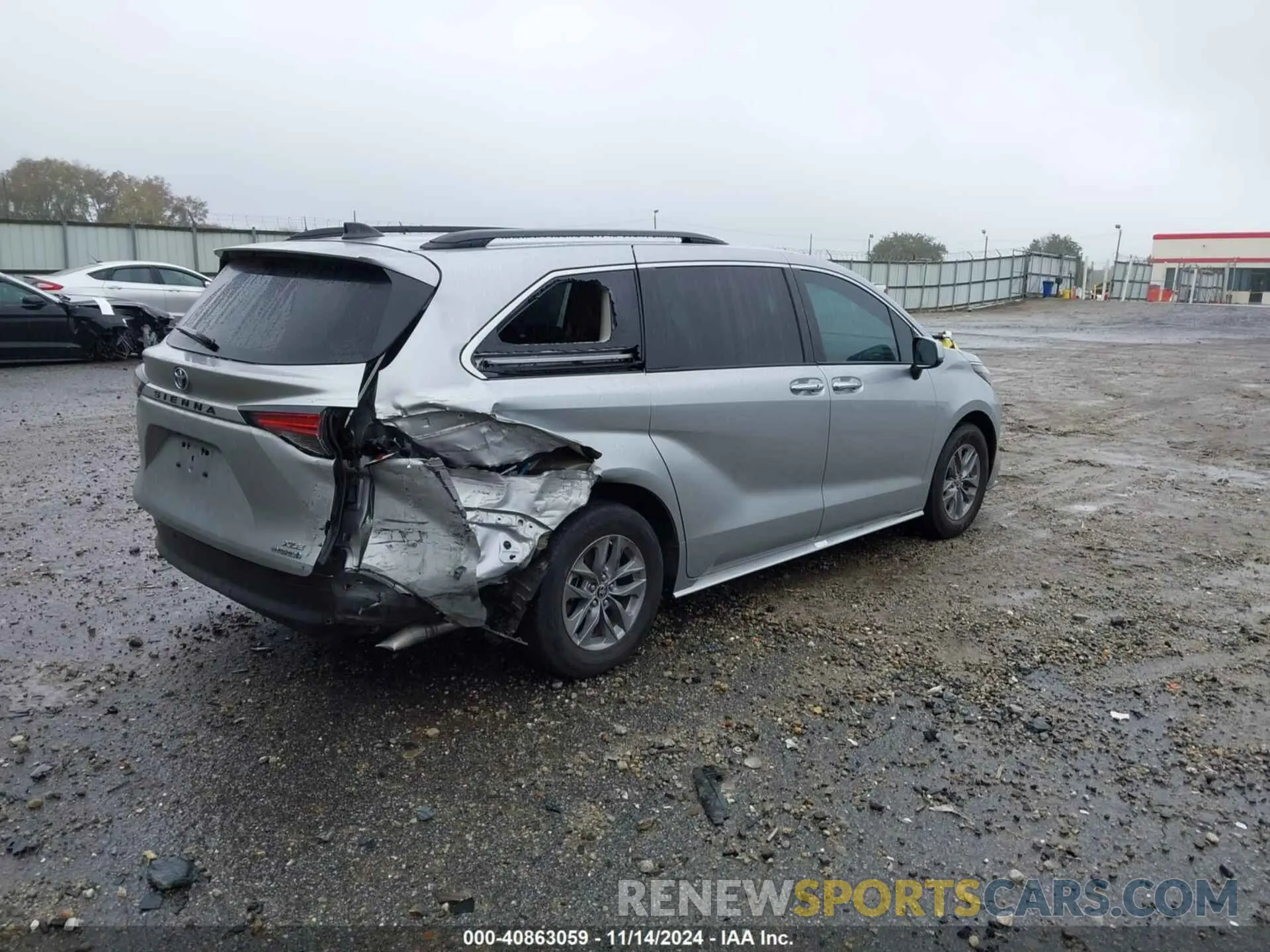 4 Photograph of a damaged car 5TDYRKEC1NS090772 TOYOTA SIENNA 2022