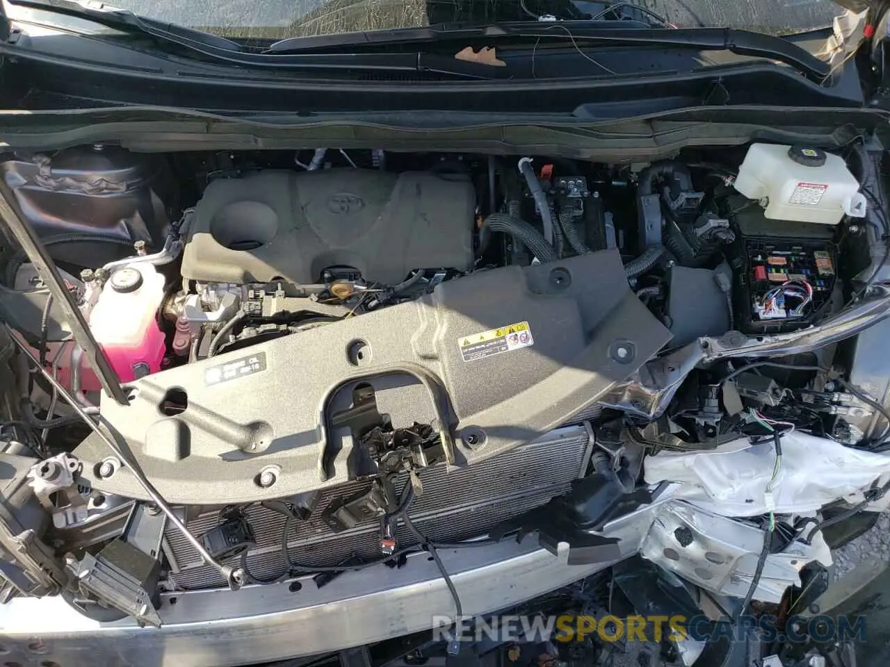 7 Photograph of a damaged car 5TDYRKEC6NS111213 TOYOTA SIENNA 2022