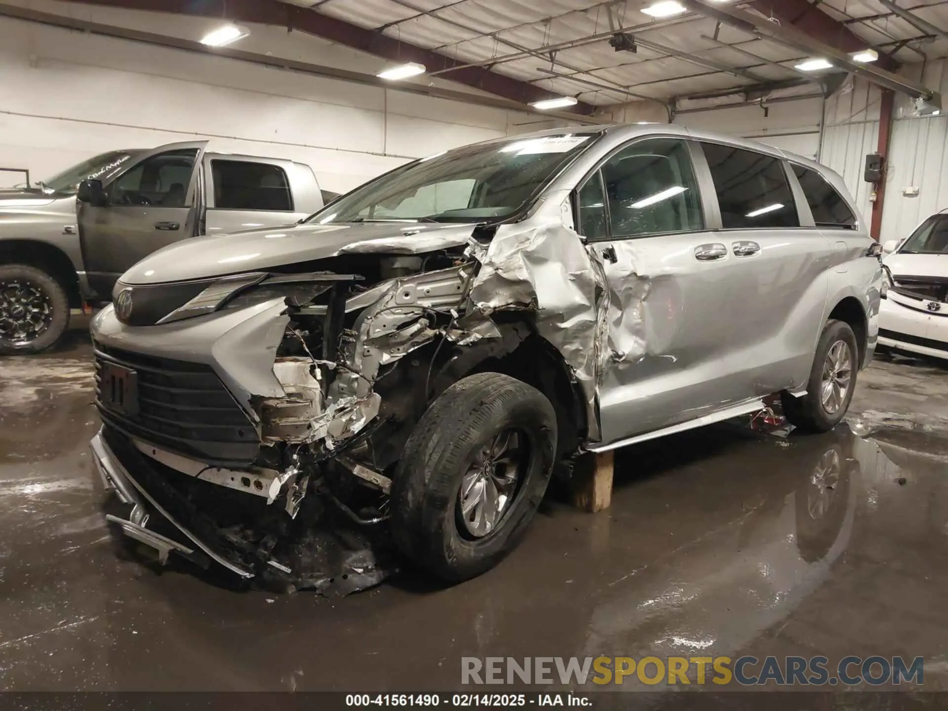 2 Фотография поврежденного автомобиля 5TDYRKEC6NS126603 TOYOTA SIENNA 2022