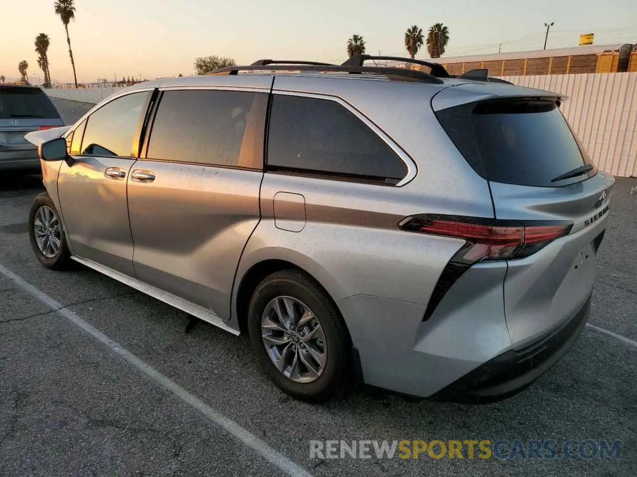 2 Photograph of a damaged car 5TDYRKEC8NS084712 TOYOTA SIENNA 2022