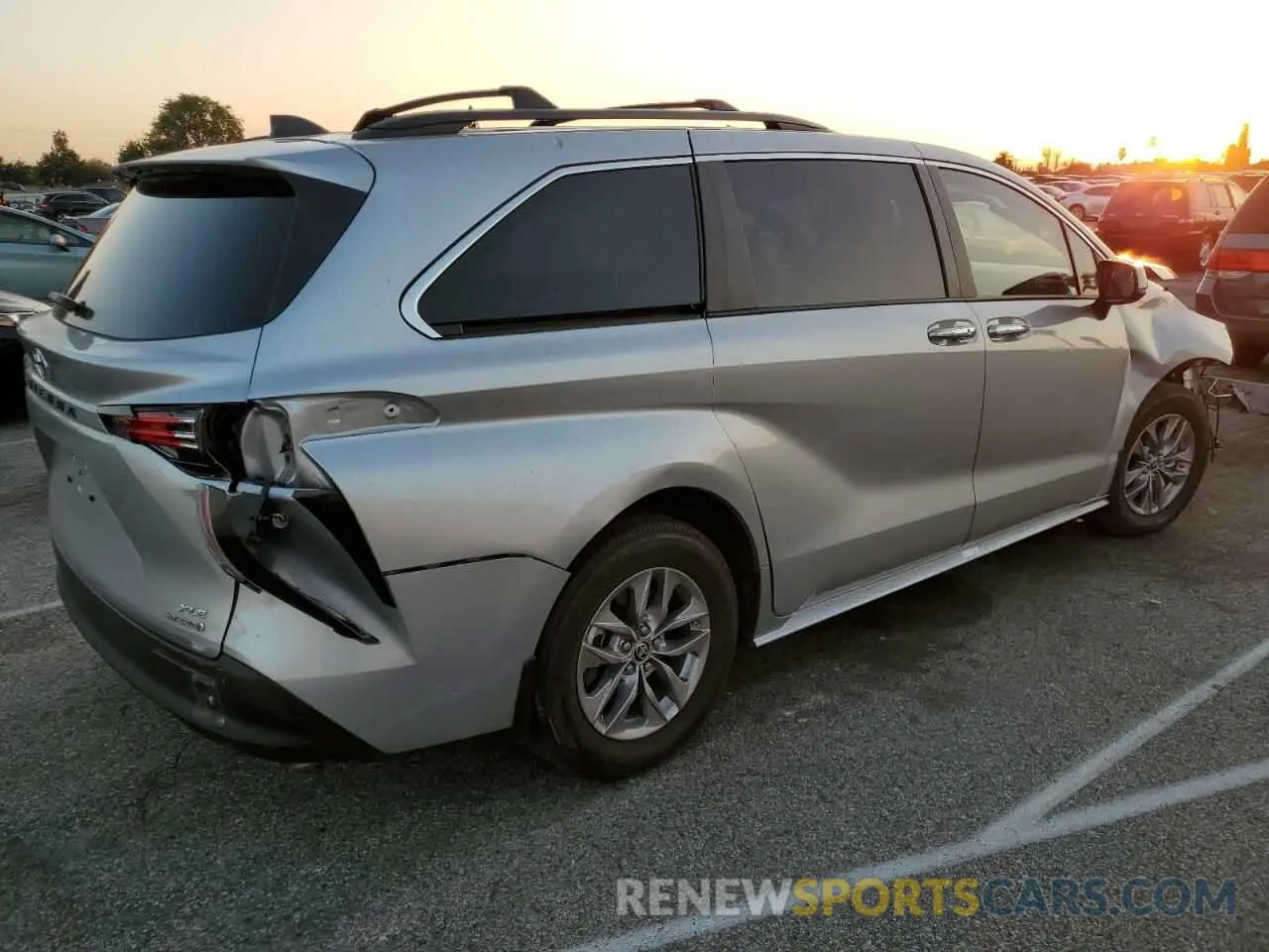 3 Photograph of a damaged car 5TDYRKEC8NS084712 TOYOTA SIENNA 2022