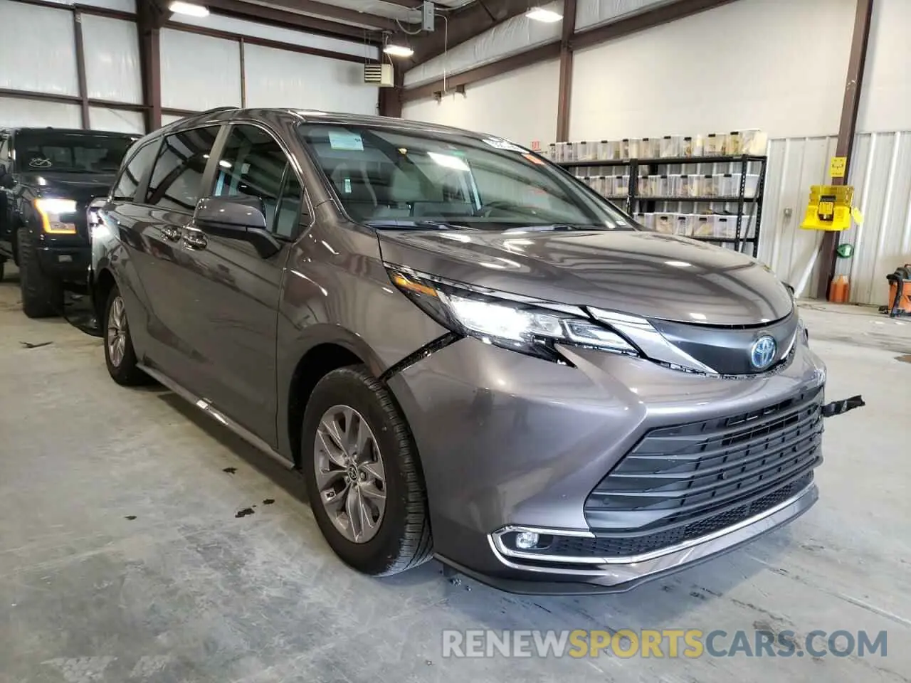 1 Photograph of a damaged car 5TDYRKECXNS117368 TOYOTA SIENNA 2022