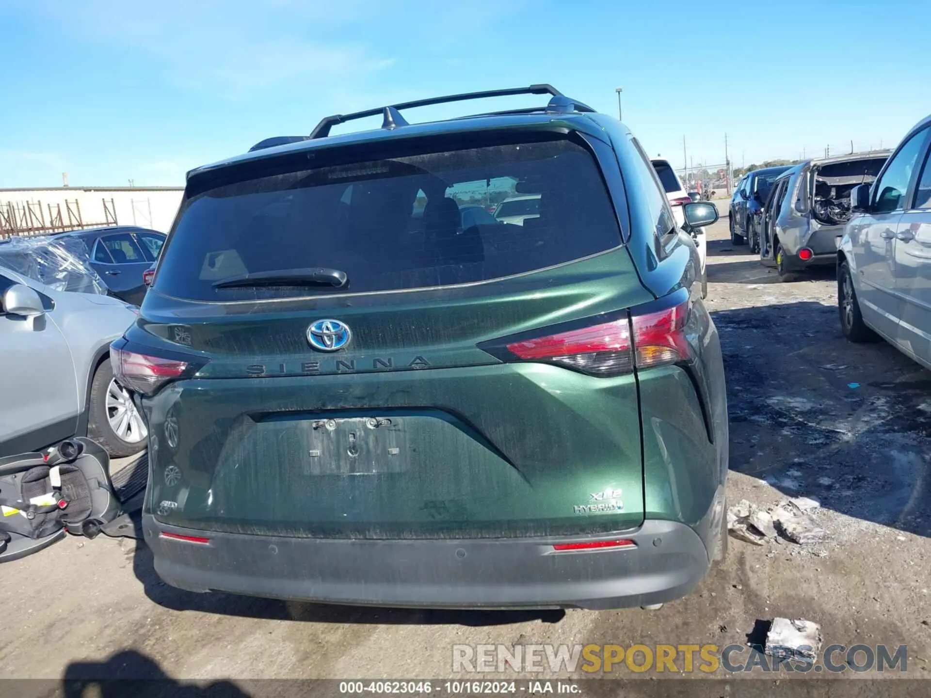 16 Photograph of a damaged car 5TDYSKFC6NS062002 TOYOTA SIENNA 2022
