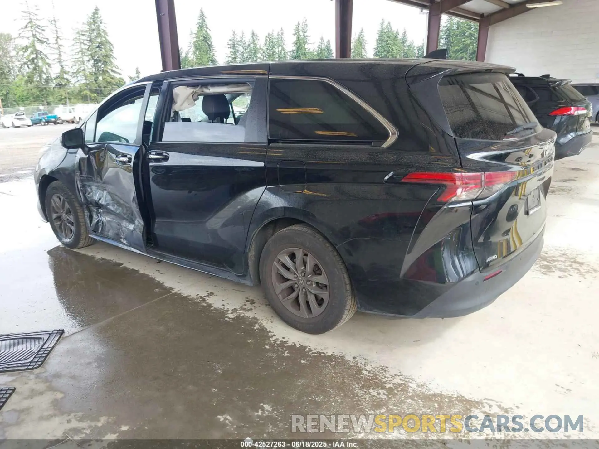 3 Photograph of a damaged car 5TDYSKFC6NS065160 TOYOTA SIENNA 2022
