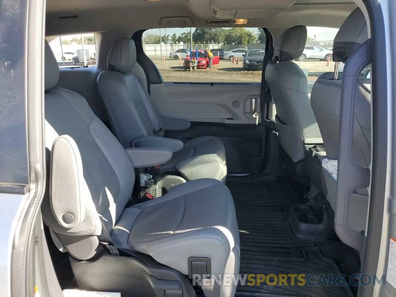 11 Фотография поврежденного автомобиля 5TDZRKEC2NS099310 TOYOTA SIENNA 2022