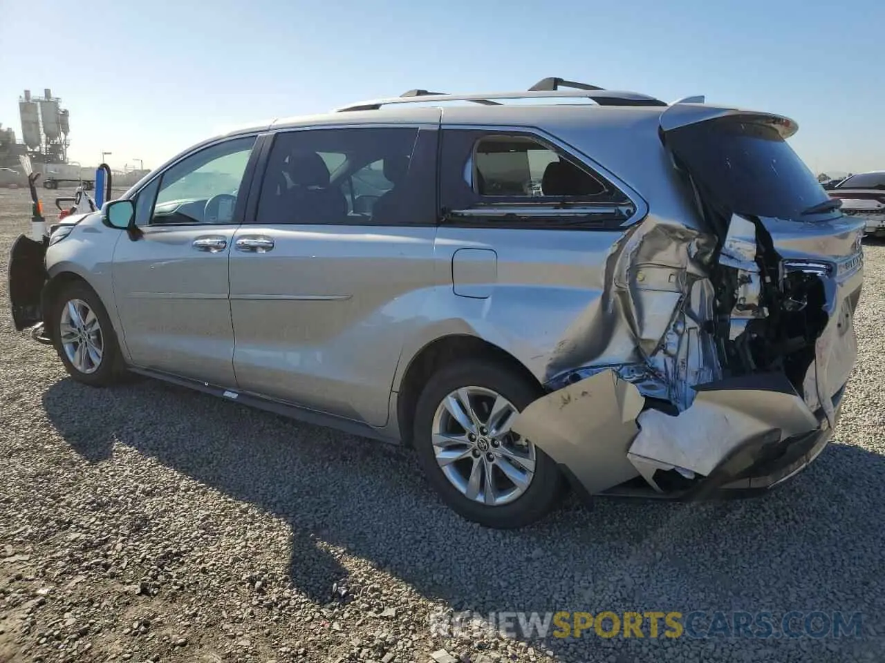 2 Фотография поврежденного автомобиля 5TDZRKEC2NS099310 TOYOTA SIENNA 2022