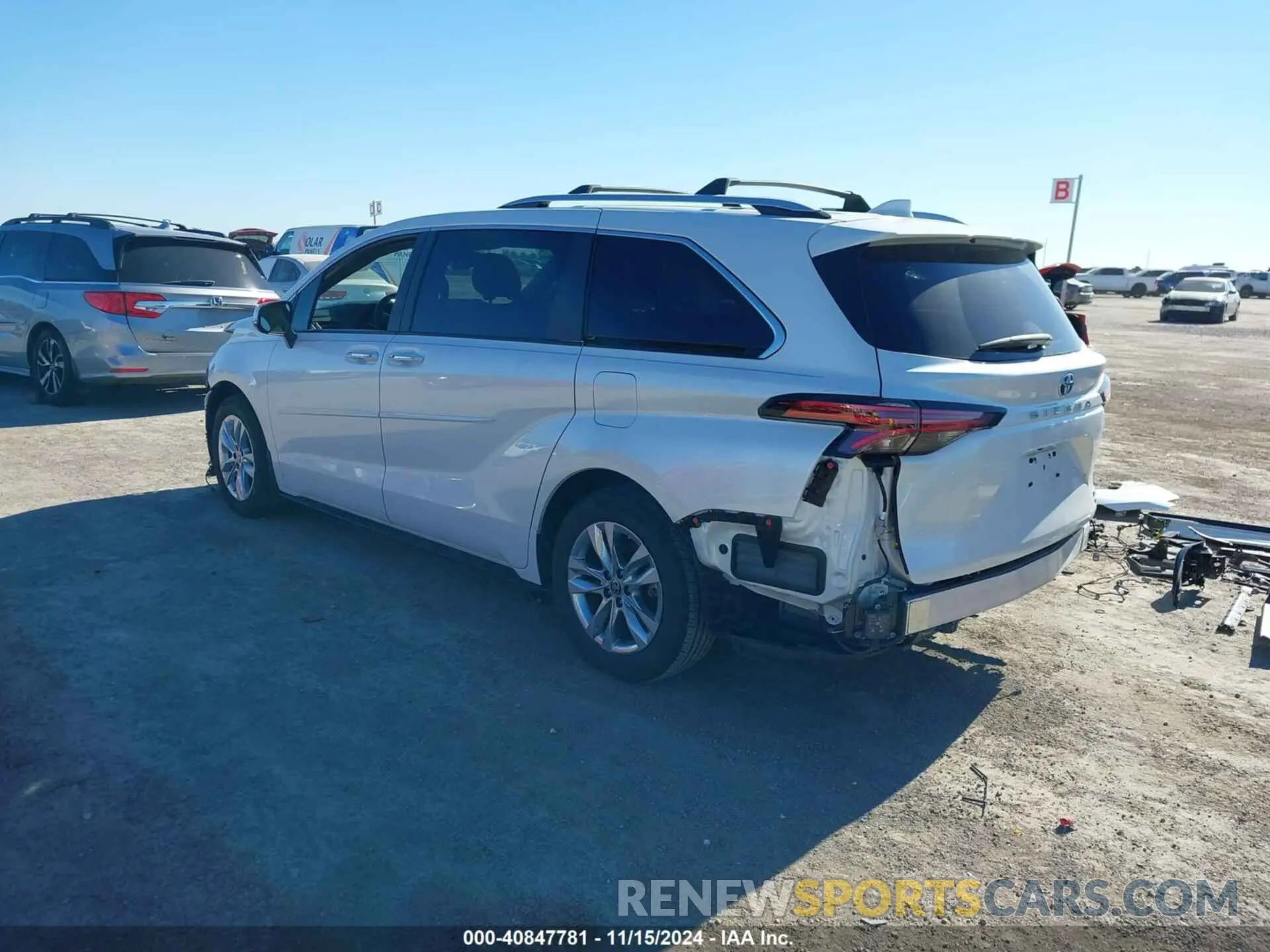 3 Photograph of a damaged car 5TDZRKEC4NS078717 TOYOTA SIENNA 2022