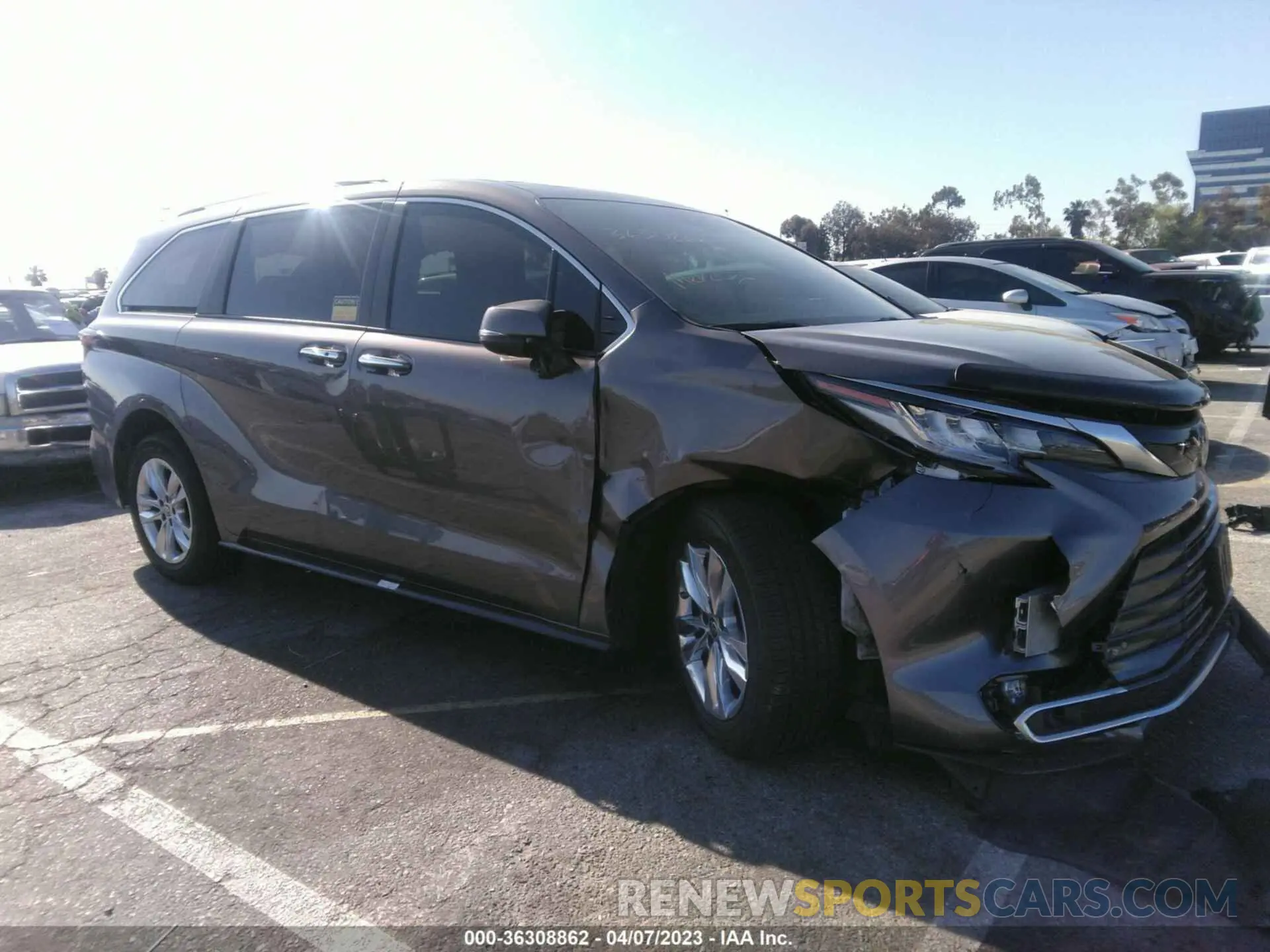 1 Photograph of a damaged car 5TDZRKEC5NS095817 TOYOTA SIENNA 2022