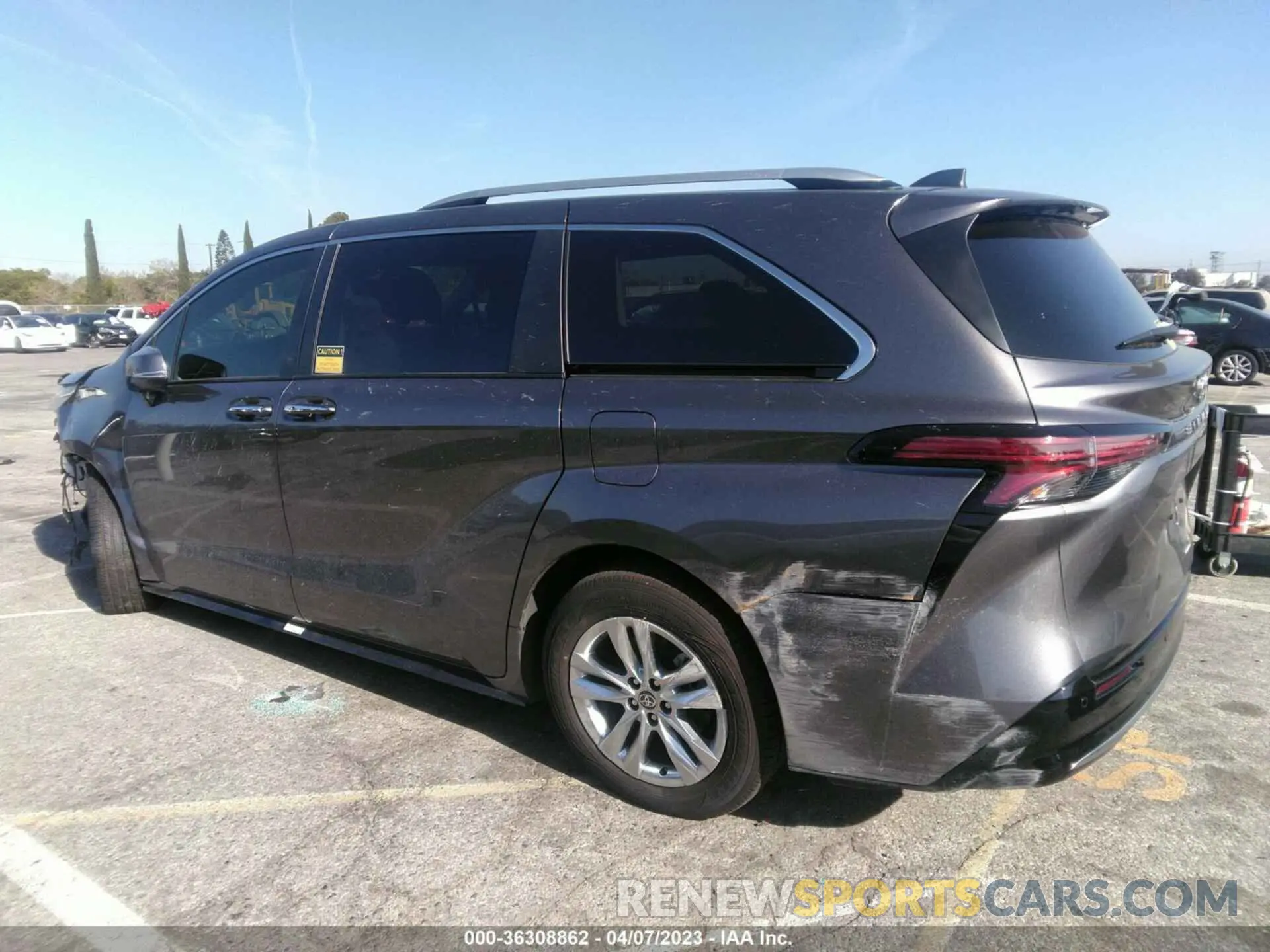 3 Photograph of a damaged car 5TDZRKEC5NS095817 TOYOTA SIENNA 2022