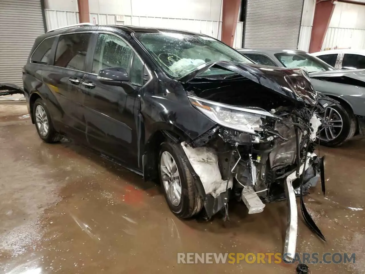 1 Photograph of a damaged car 5TDZSKFC1NS059979 TOYOTA SIENNA 2022