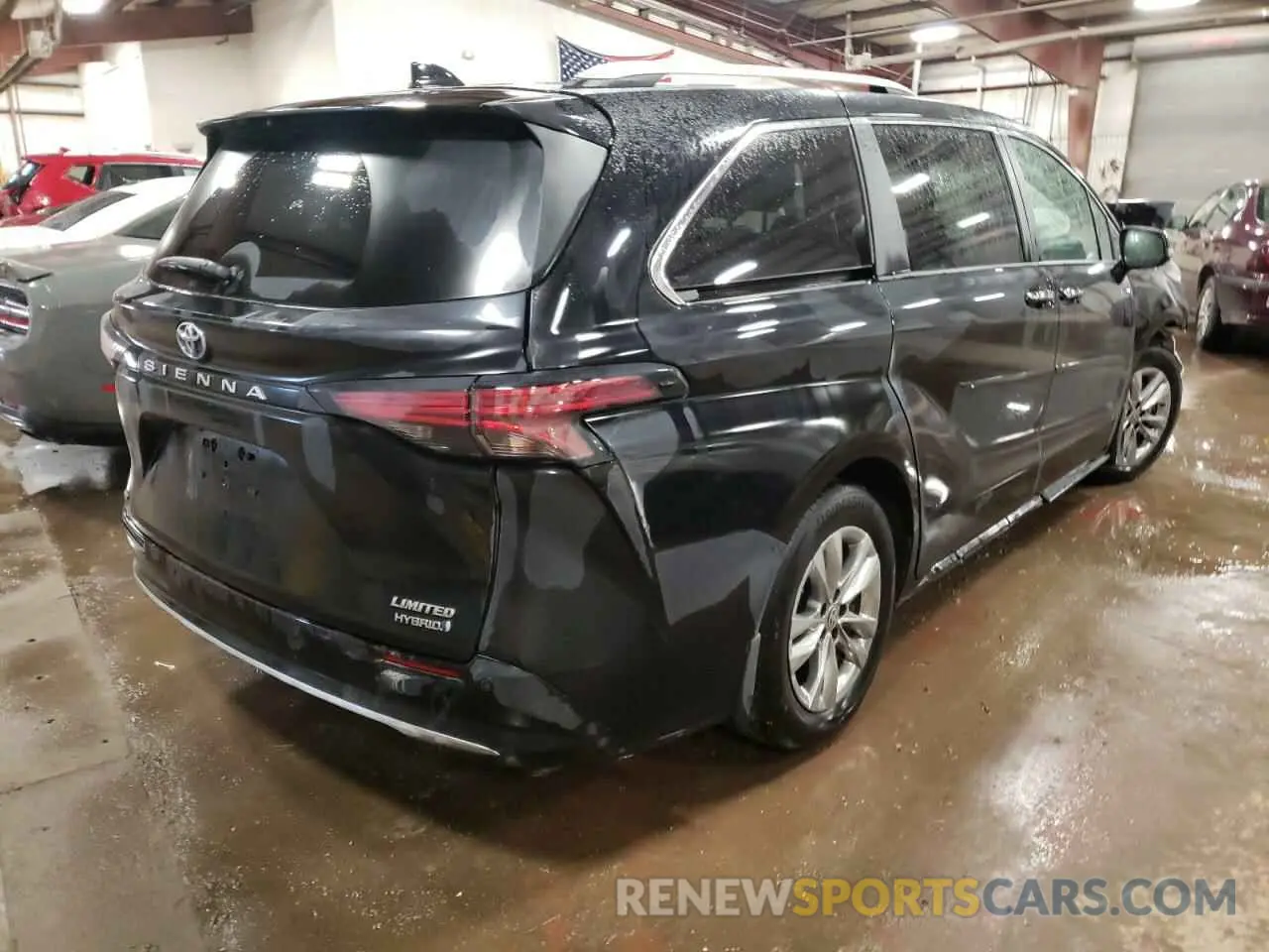 4 Photograph of a damaged car 5TDZSKFC1NS059979 TOYOTA SIENNA 2022