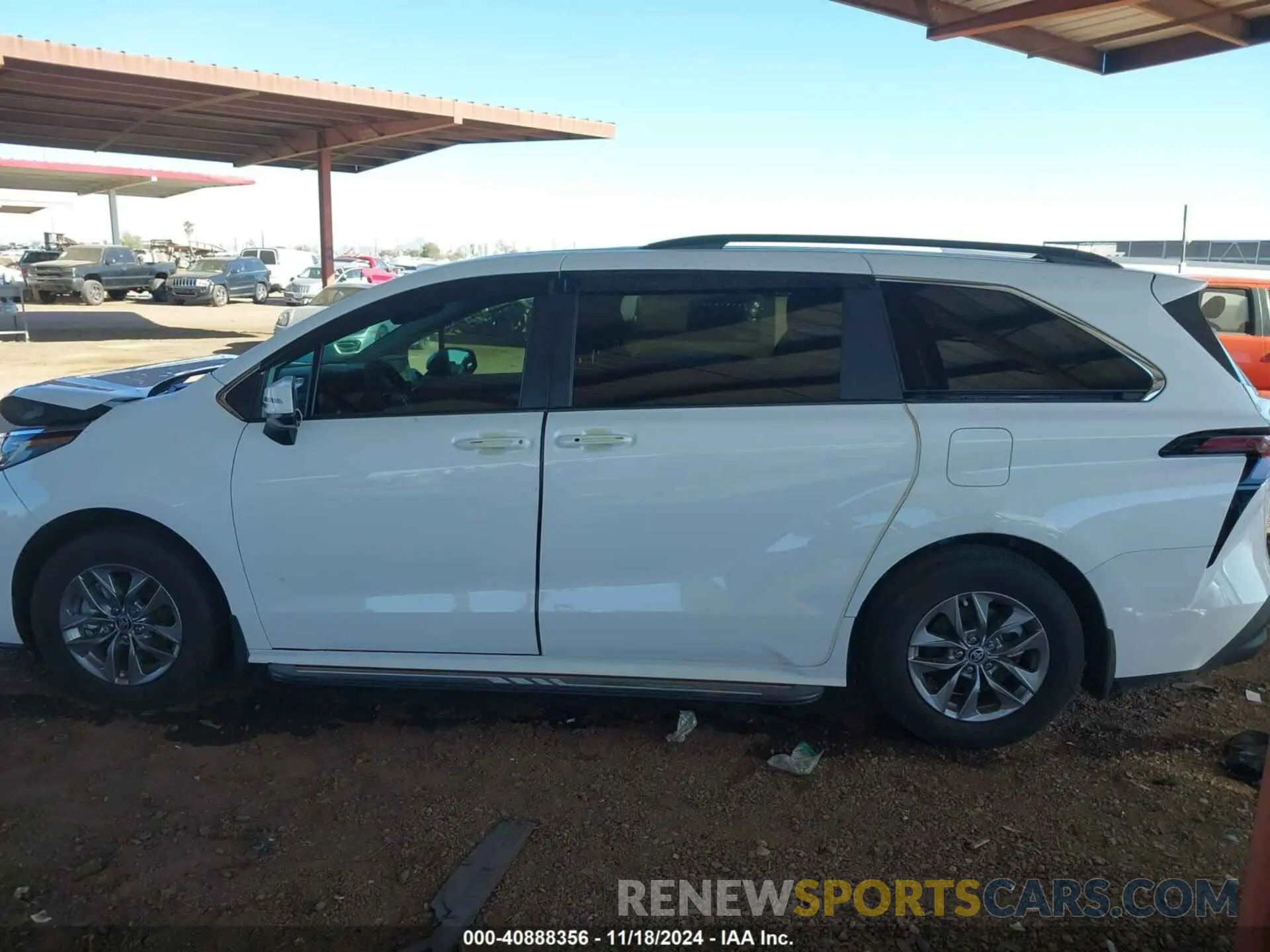 14 Photograph of a damaged car 5TDBSKFC4PS100903 TOYOTA SIENNA 2023