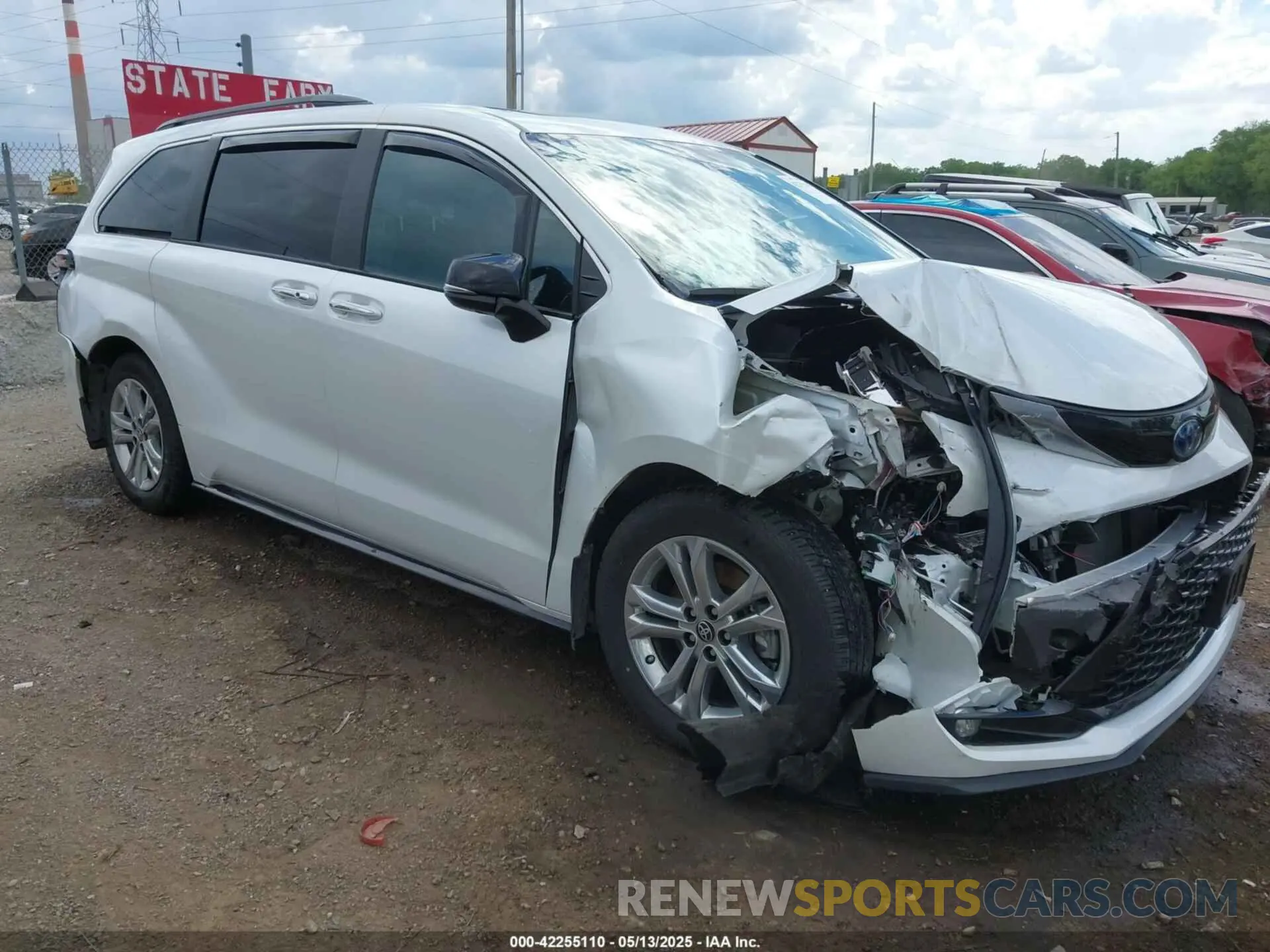1 Photograph of a damaged car 5TDCSKFC1PS079366 TOYOTA SIENNA 2023