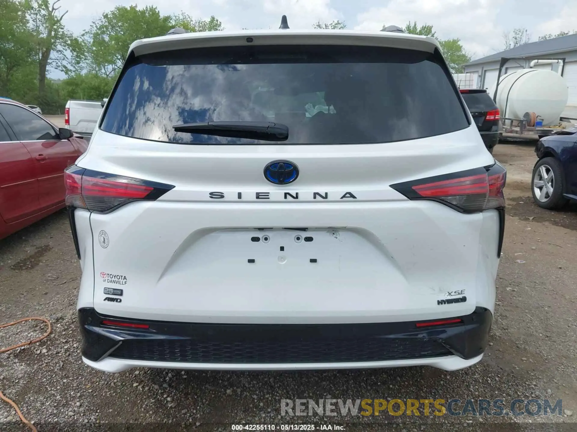 16 Photograph of a damaged car 5TDCSKFC1PS079366 TOYOTA SIENNA 2023