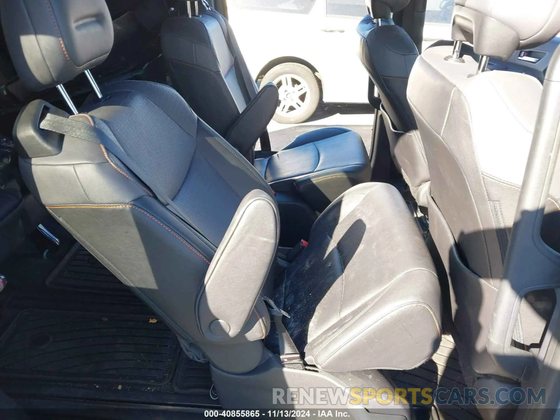 8 Фотография поврежденного автомобиля 5TDDRKEC6PS156167 TOYOTA SIENNA 2023