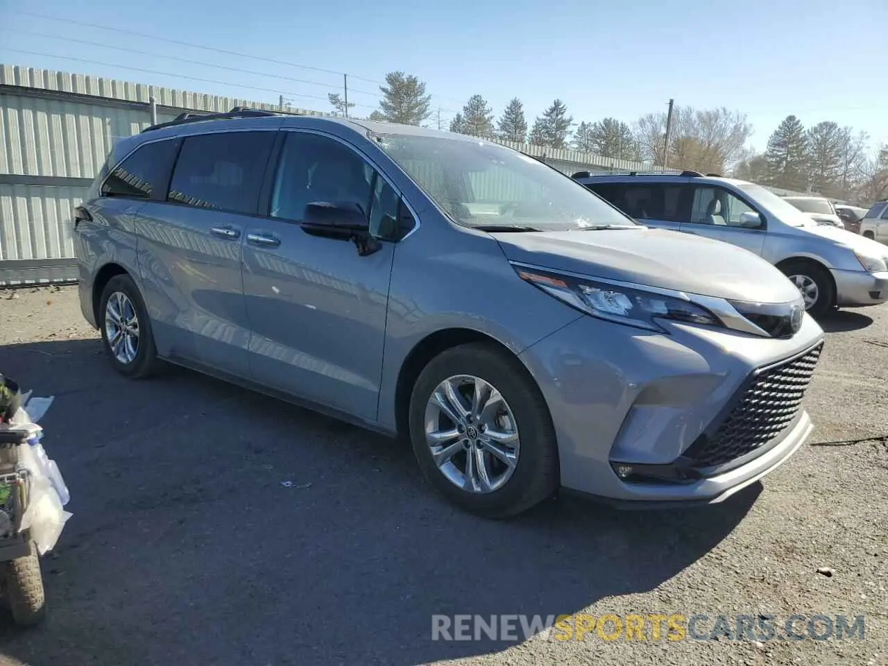 4 Photograph of a damaged car 5TDDSKFC7PS107370 TOYOTA SIENNA 2023