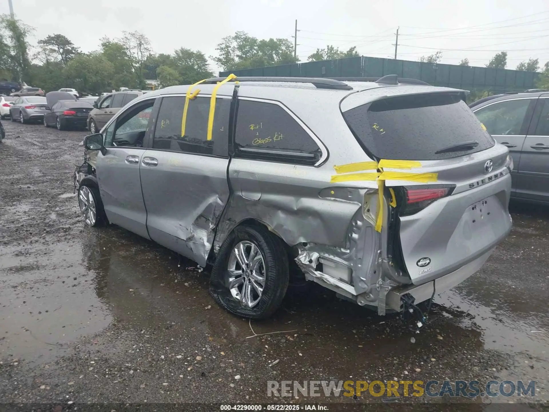 3 Фотография поврежденного автомобиля 5TDDSKFC8PS106342 TOYOTA SIENNA 2023