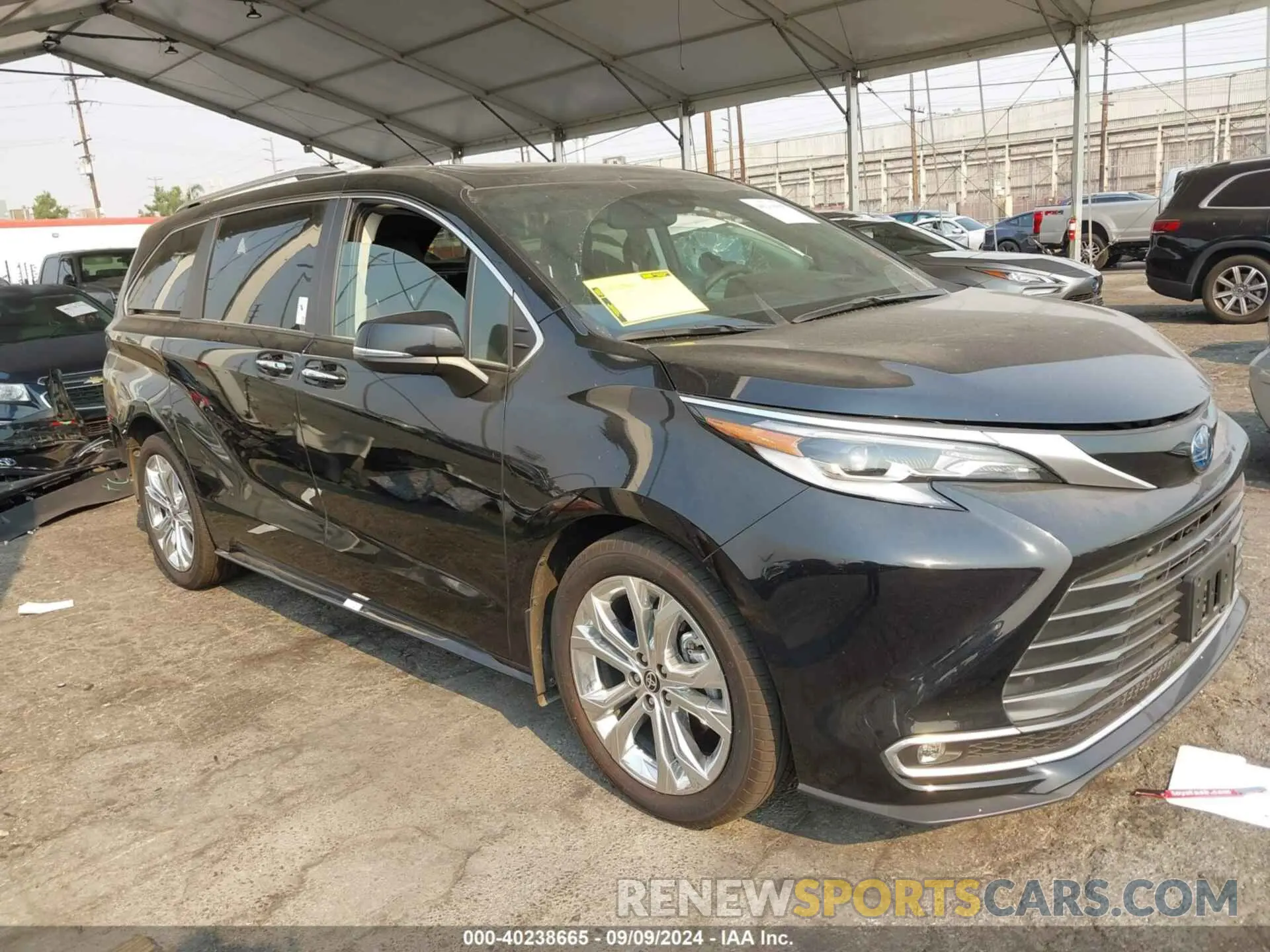 1 Фотография поврежденного автомобиля 5TDERKEC1PS169896 TOYOTA SIENNA 2023