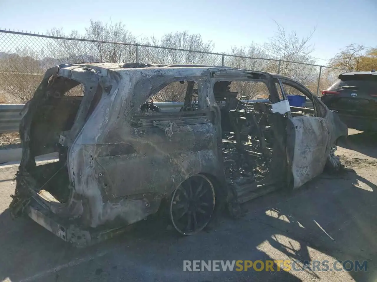 3 Photograph of a damaged car 5TDERKEC6PS155198 TOYOTA SIENNA 2023
