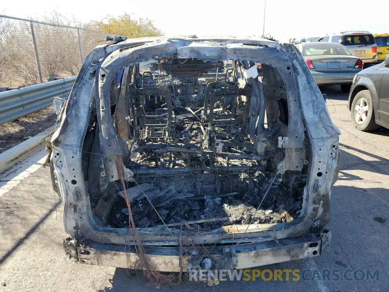 6 Photograph of a damaged car 5TDERKEC6PS155198 TOYOTA SIENNA 2023