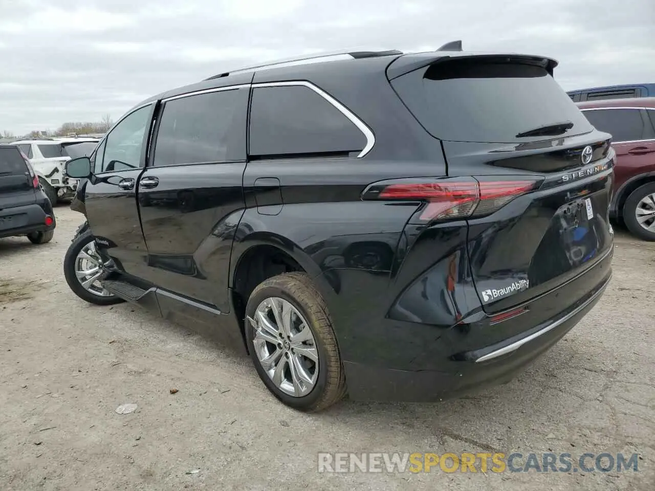 2 Фотография поврежденного автомобиля 5TDERKEC6PS175340 TOYOTA SIENNA 2023