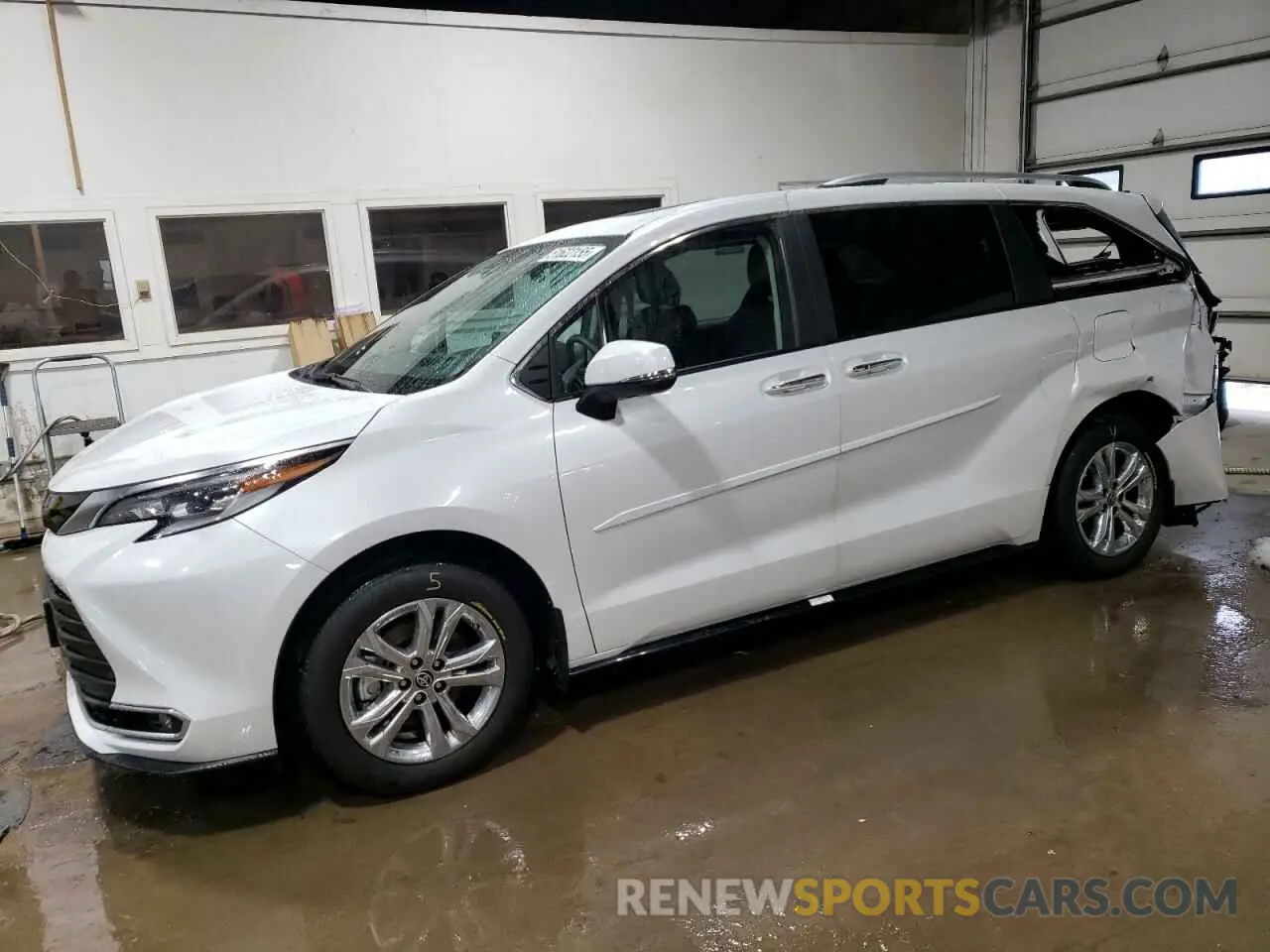 1 Photograph of a damaged car 5TDESKFC4PS094310 TOYOTA SIENNA 2023