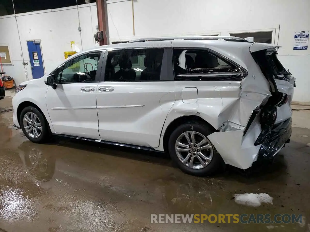 2 Photograph of a damaged car 5TDESKFC4PS094310 TOYOTA SIENNA 2023