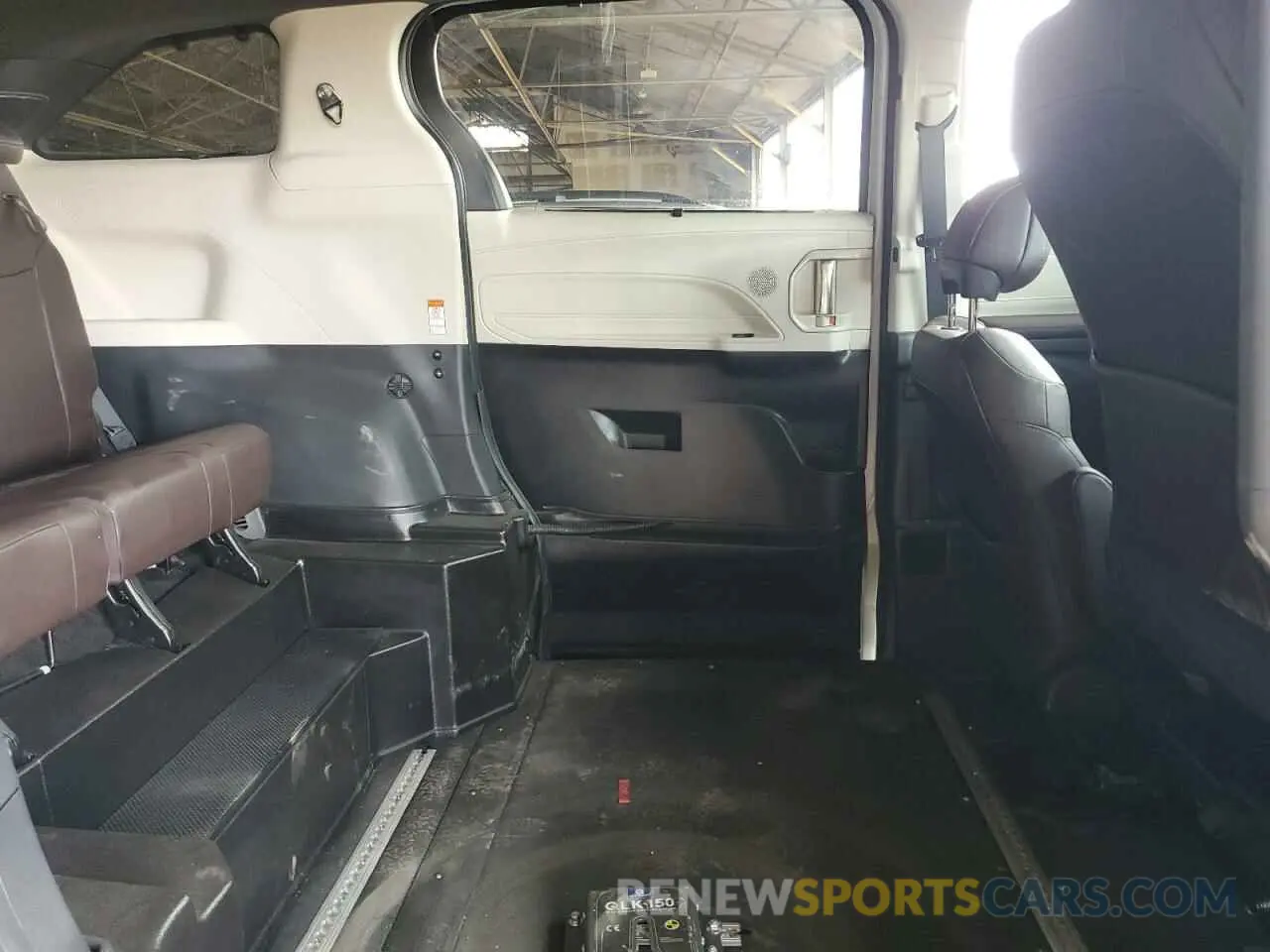 11 Фотография поврежденного автомобиля 5TDESKFC4PS095831 TOYOTA SIENNA 2023