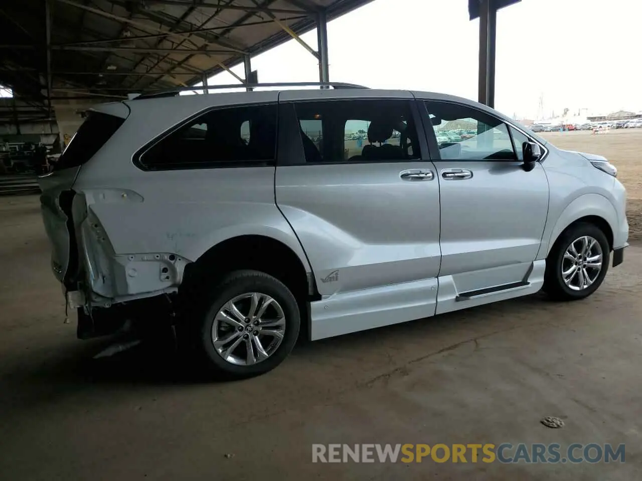3 Фотография поврежденного автомобиля 5TDESKFC4PS095831 TOYOTA SIENNA 2023