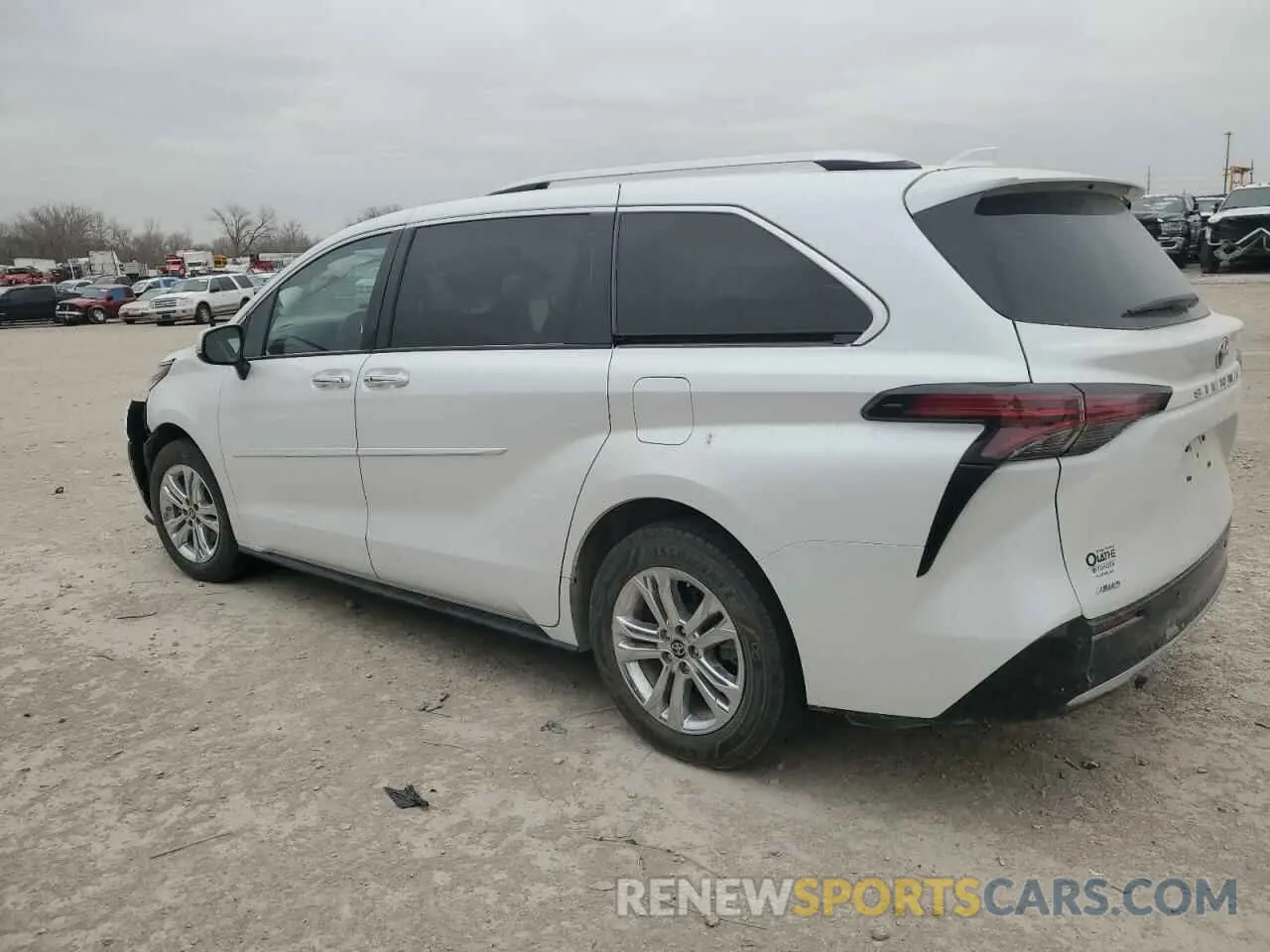 2 Photograph of a damaged car 5TDESKFC5PS098477 TOYOTA SIENNA 2023
