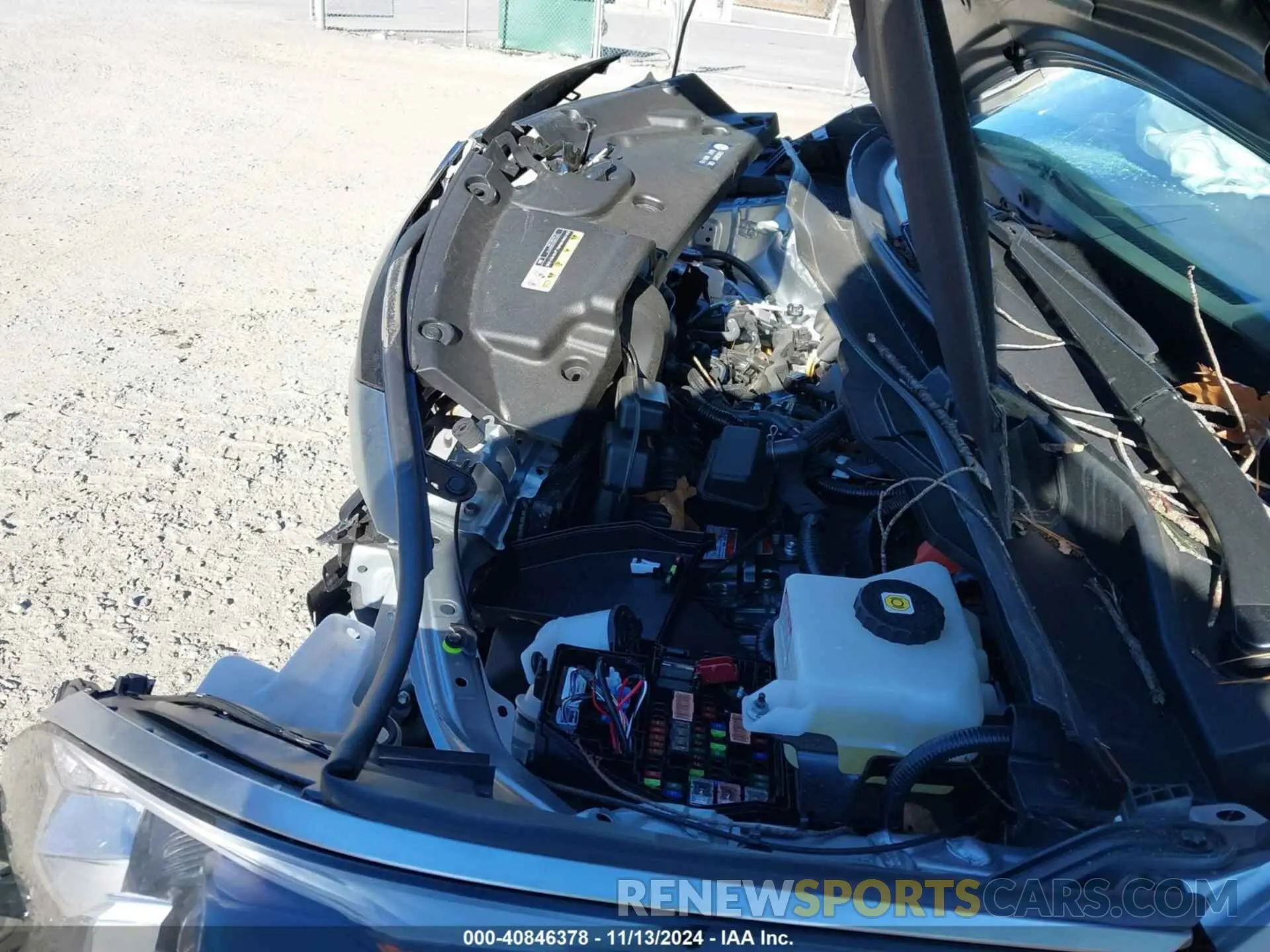 19 Photograph of a damaged car 5TDESKFC9PS104684 TOYOTA SIENNA 2023