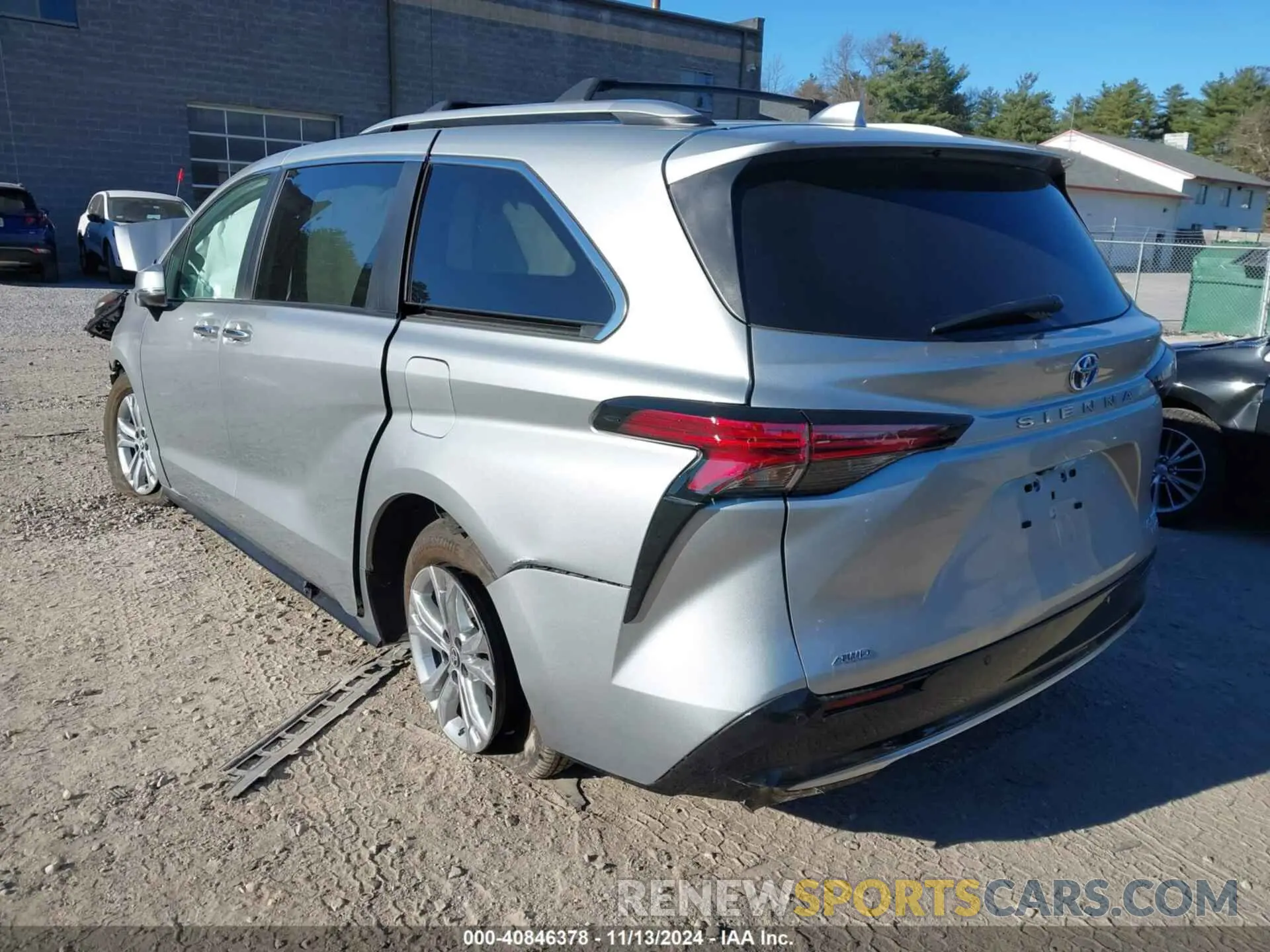 3 Photograph of a damaged car 5TDESKFC9PS104684 TOYOTA SIENNA 2023