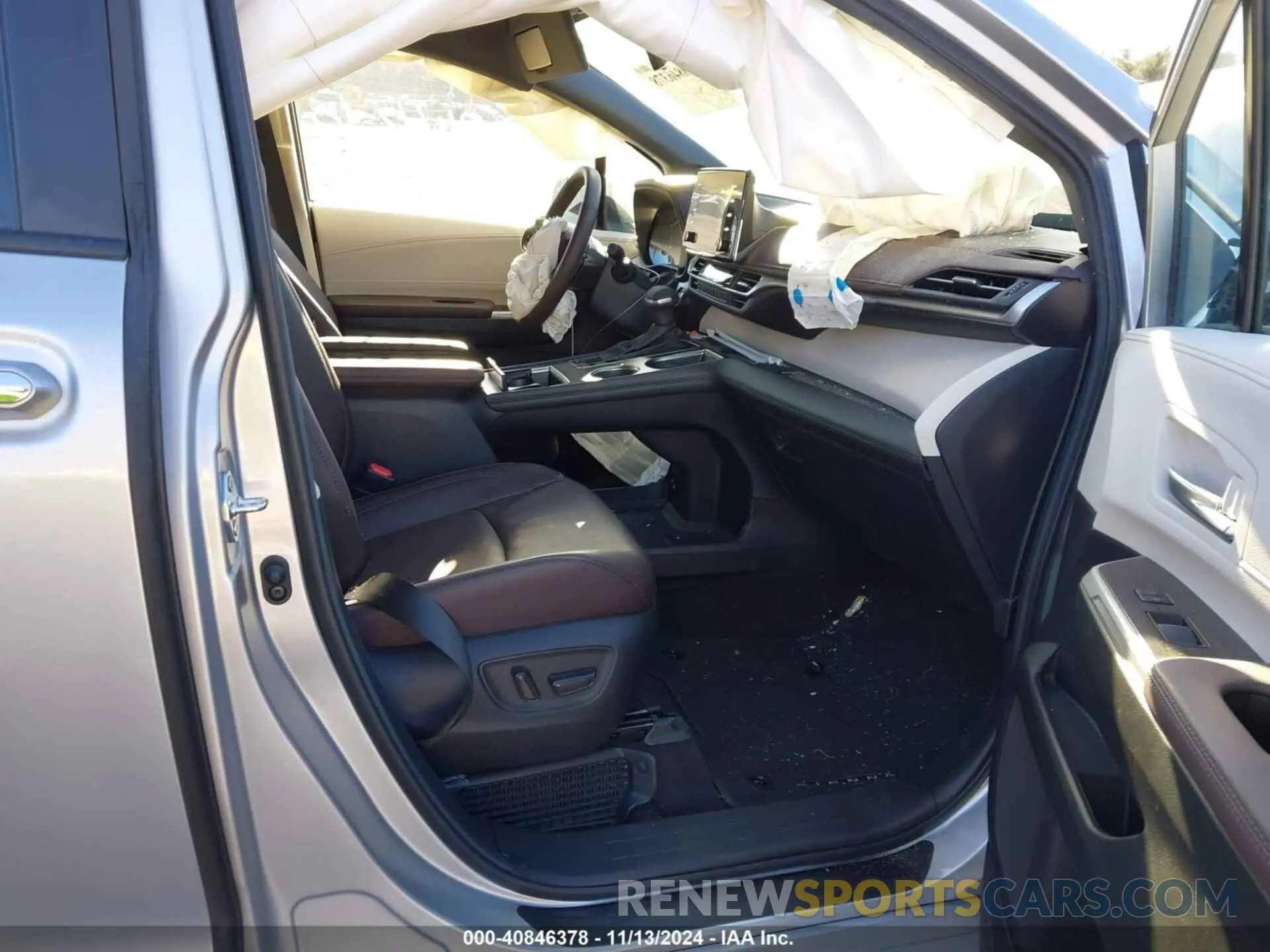 5 Photograph of a damaged car 5TDESKFC9PS104684 TOYOTA SIENNA 2023