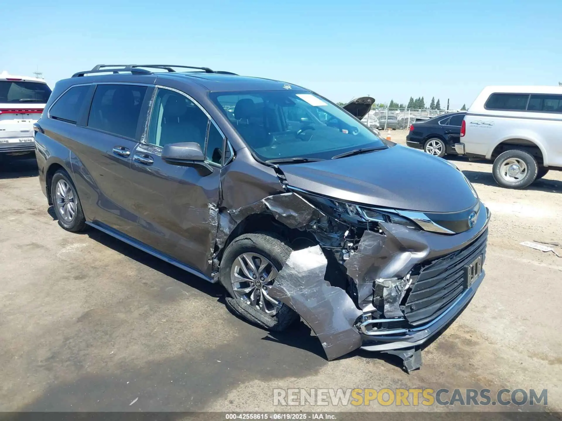 1 Photograph of a damaged car 5TDJRKEC2PS149963 TOYOTA SIENNA 2023