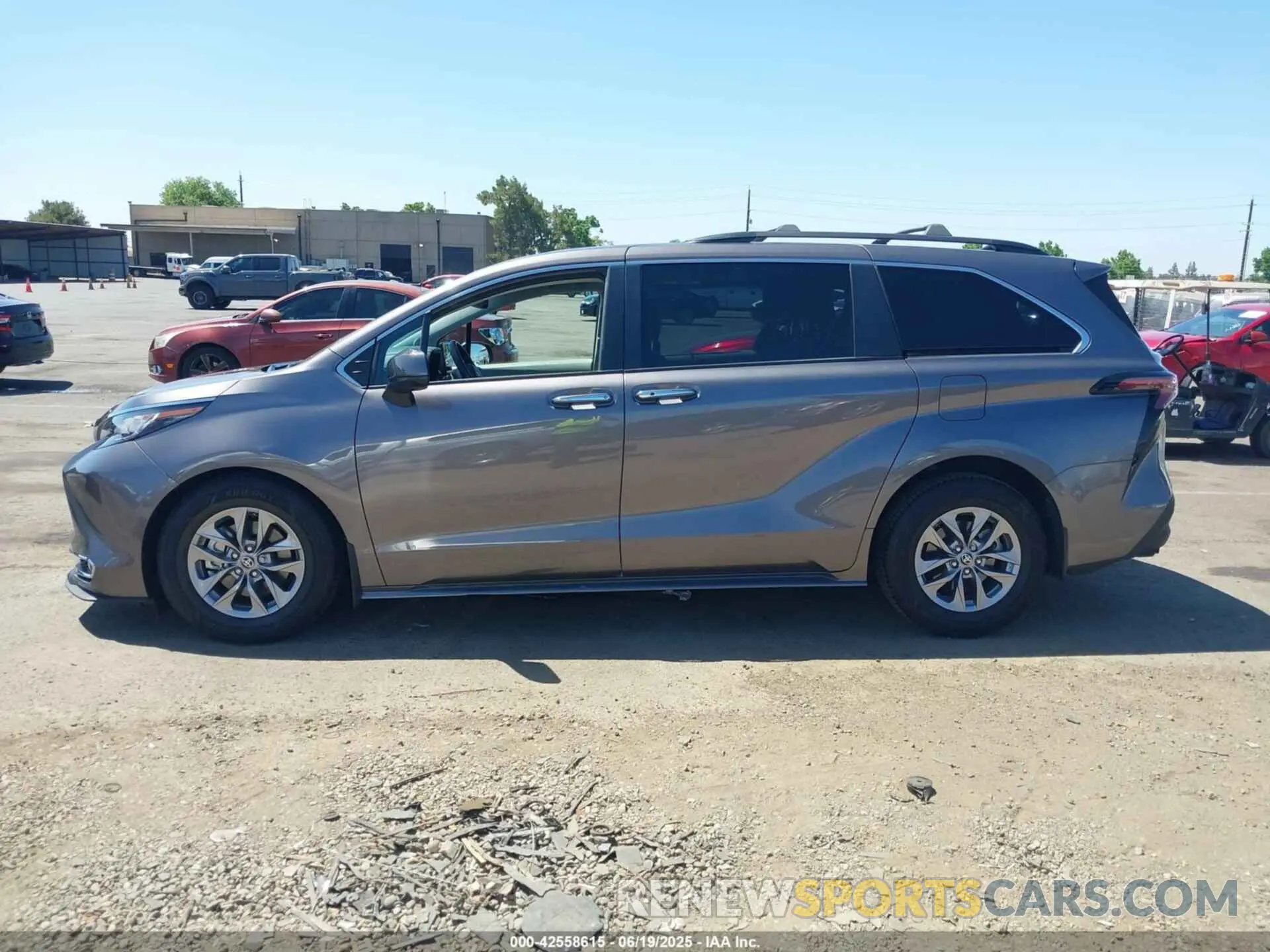 14 Photograph of a damaged car 5TDJRKEC2PS149963 TOYOTA SIENNA 2023