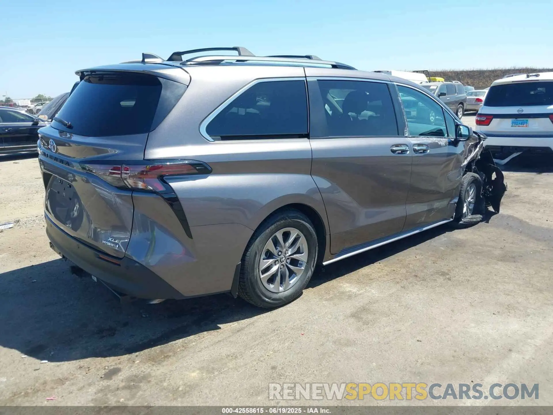 4 Photograph of a damaged car 5TDJRKEC2PS149963 TOYOTA SIENNA 2023
