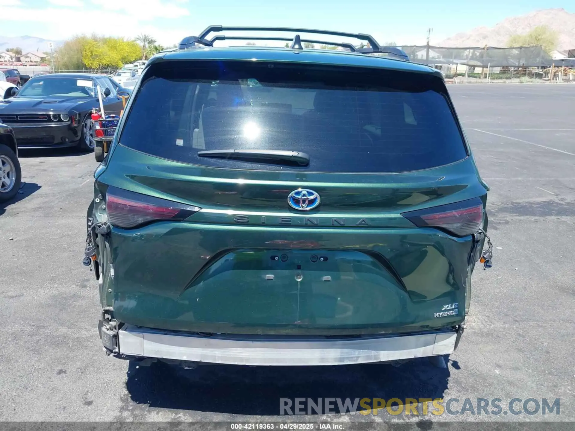 17 Photograph of a damaged car 5TDJRKEC7PS148419 TOYOTA SIENNA 2023