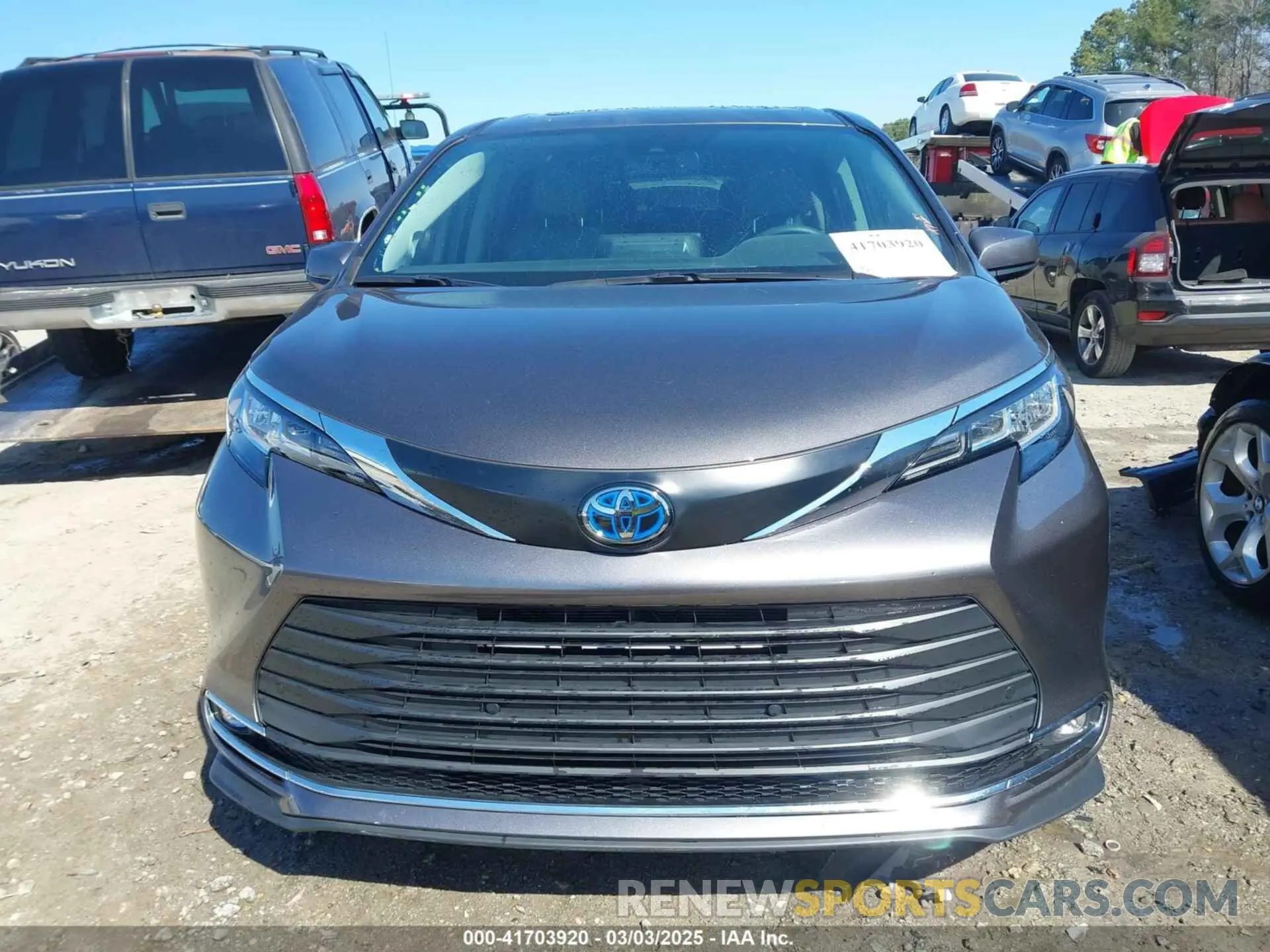 12 Photograph of a damaged car 5TDJRKEC8PS177038 TOYOTA SIENNA 2023