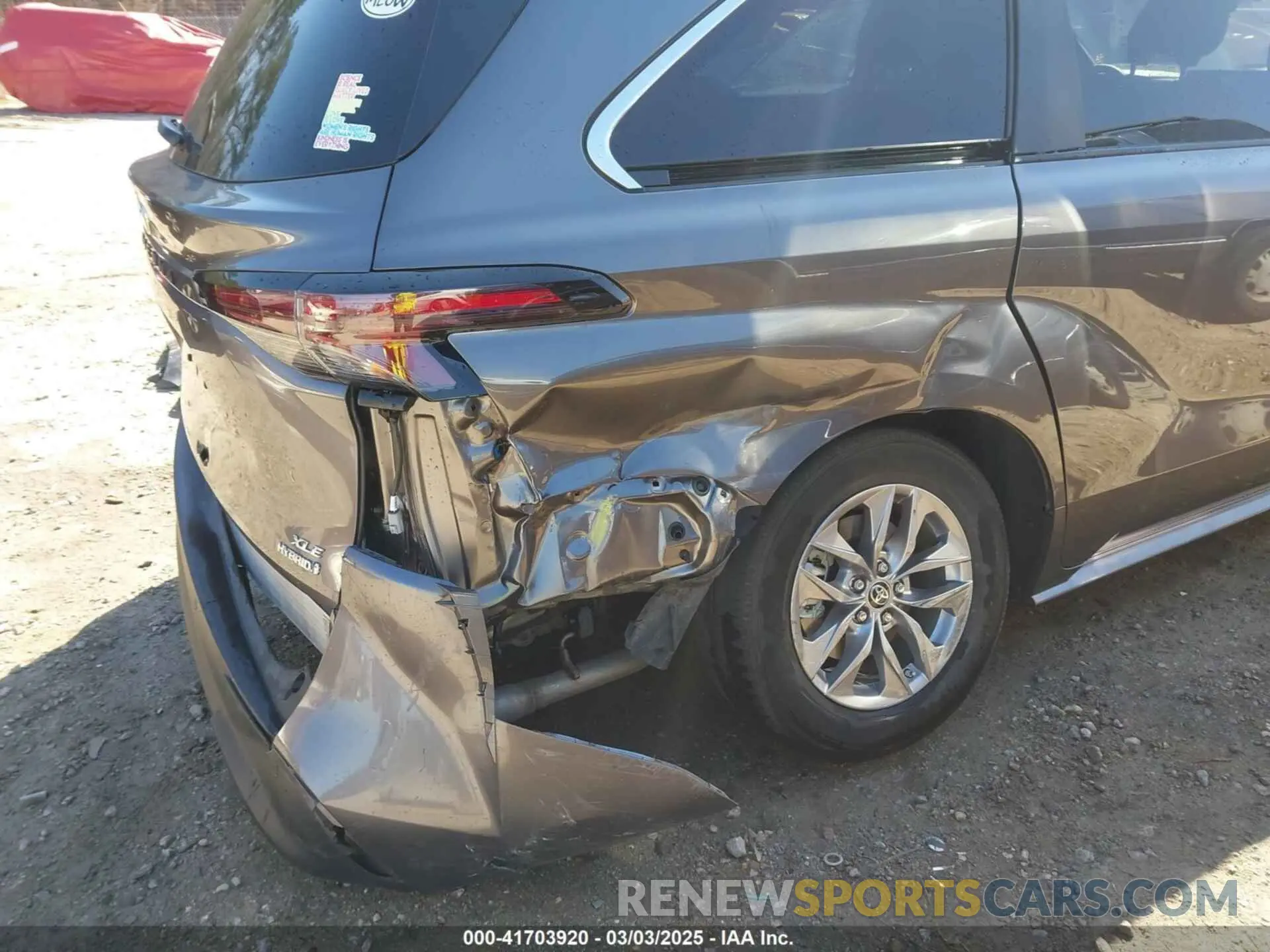 6 Photograph of a damaged car 5TDJRKEC8PS177038 TOYOTA SIENNA 2023