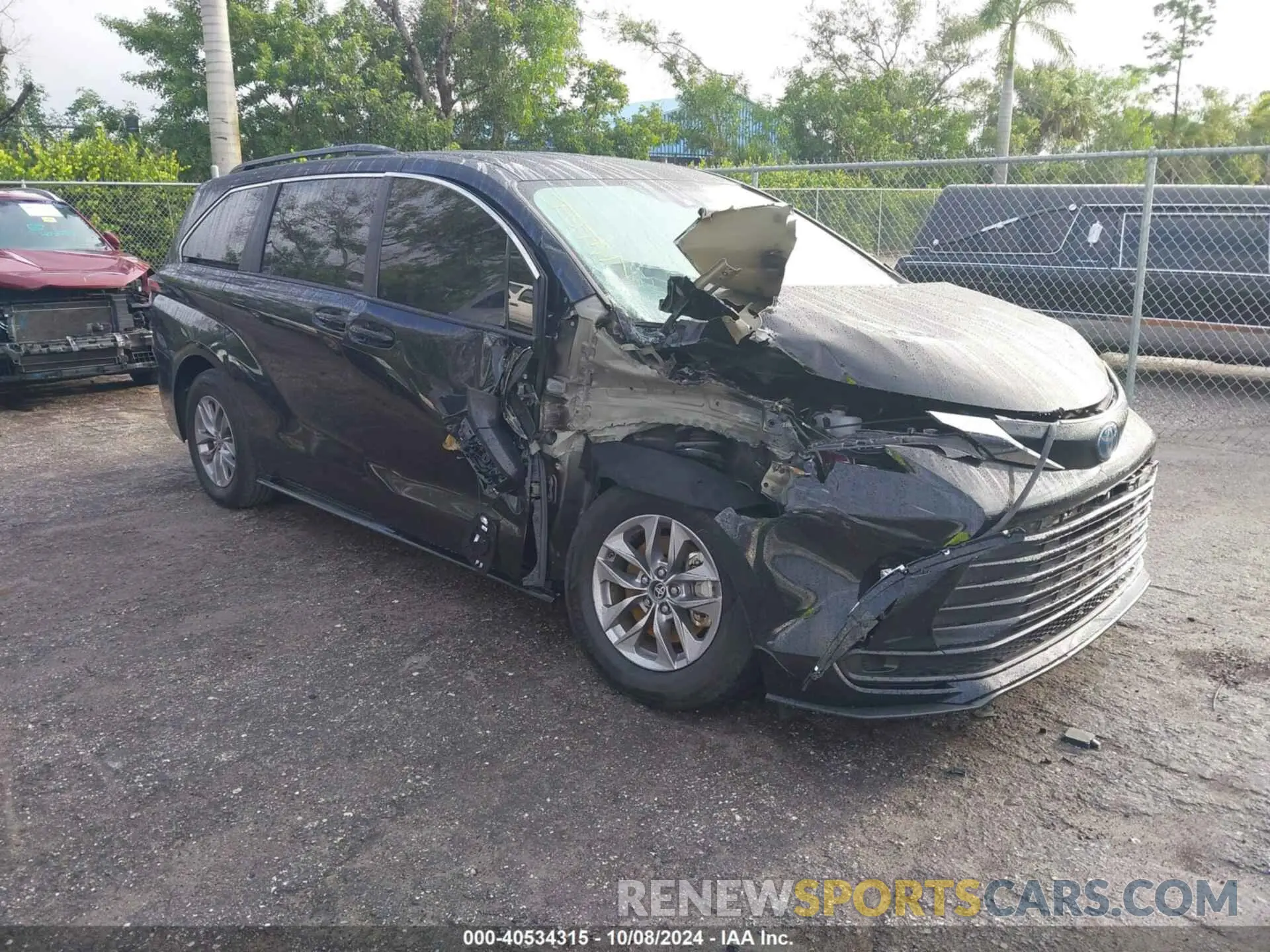 1 Photograph of a damaged car 5TDKRKEC4PS164937 TOYOTA SIENNA 2023
