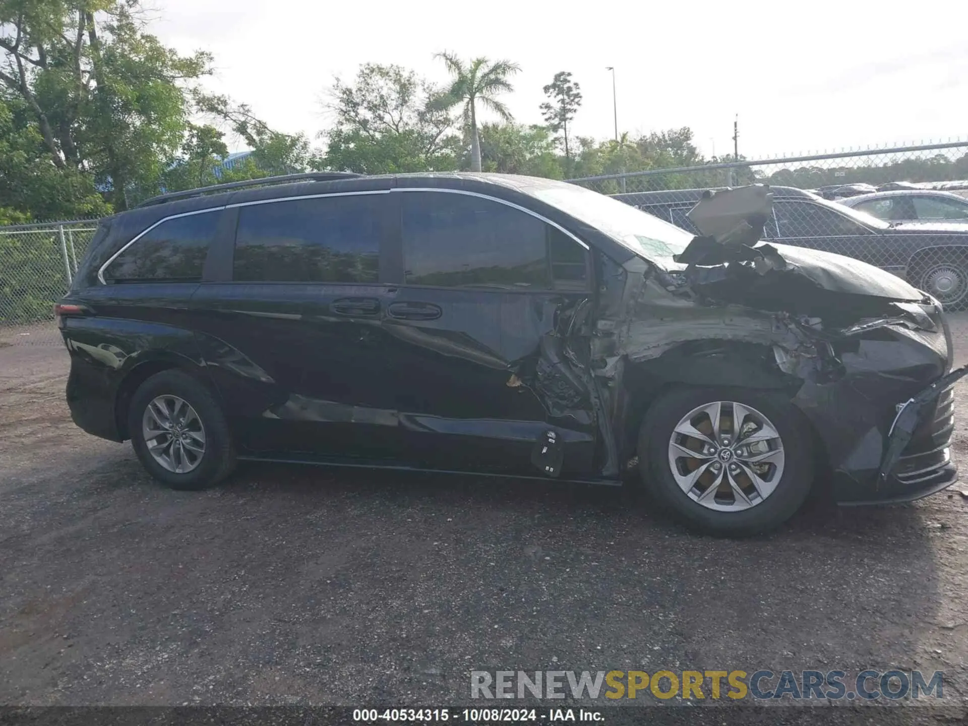 13 Photograph of a damaged car 5TDKRKEC4PS164937 TOYOTA SIENNA 2023