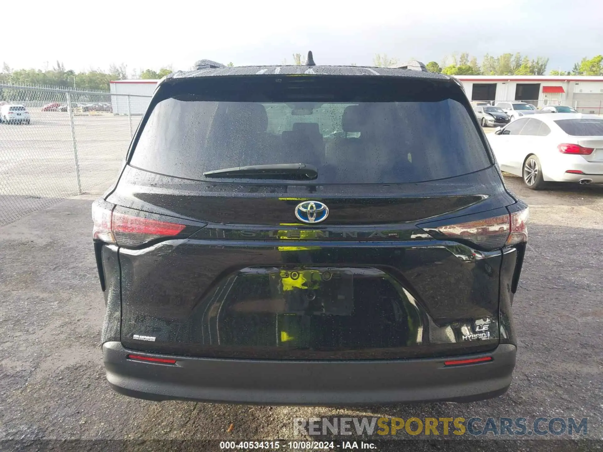 16 Photograph of a damaged car 5TDKRKEC4PS164937 TOYOTA SIENNA 2023