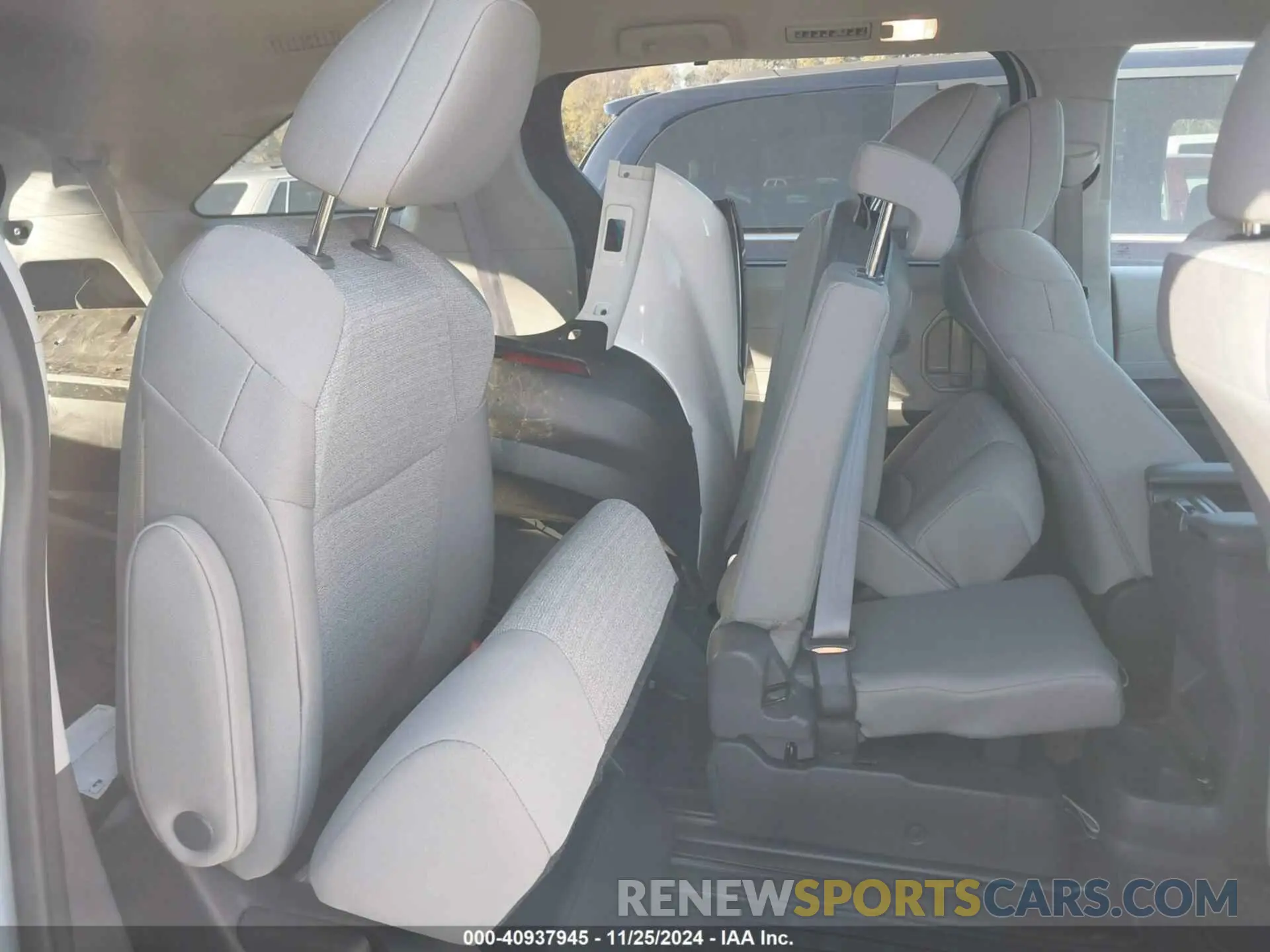 8 Фотография поврежденного автомобиля 5TDKSKFC0PS099460 TOYOTA SIENNA 2023