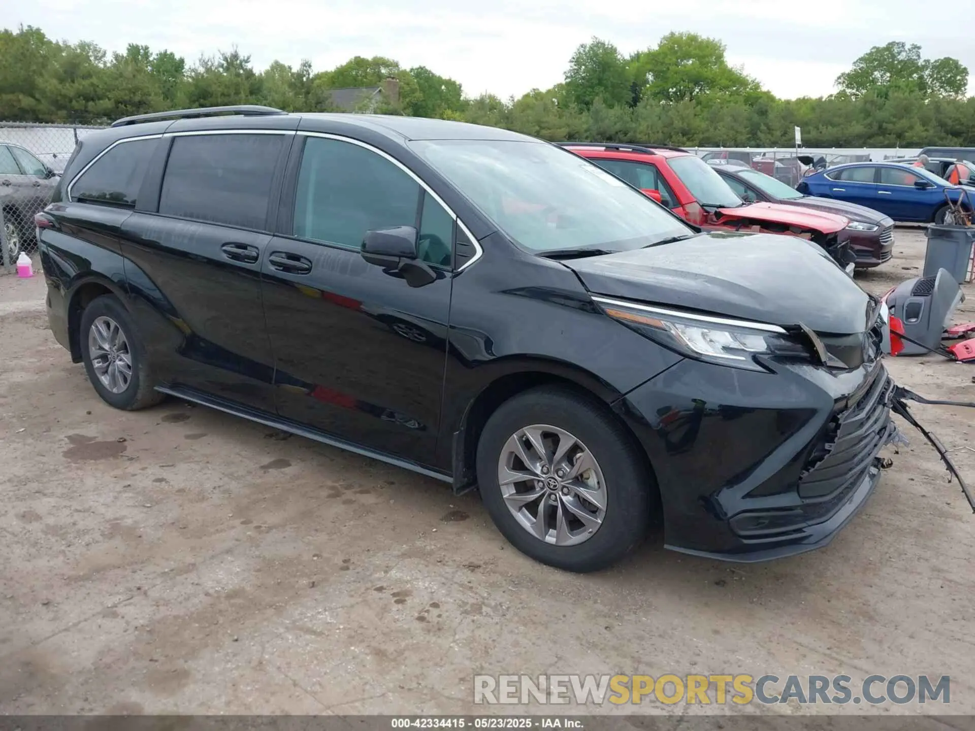 1 Photograph of a damaged car 5TDKSKFC2PS084975 TOYOTA SIENNA 2023