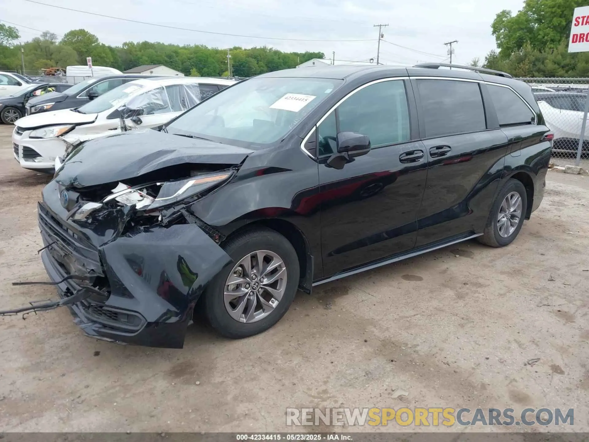 2 Photograph of a damaged car 5TDKSKFC2PS084975 TOYOTA SIENNA 2023