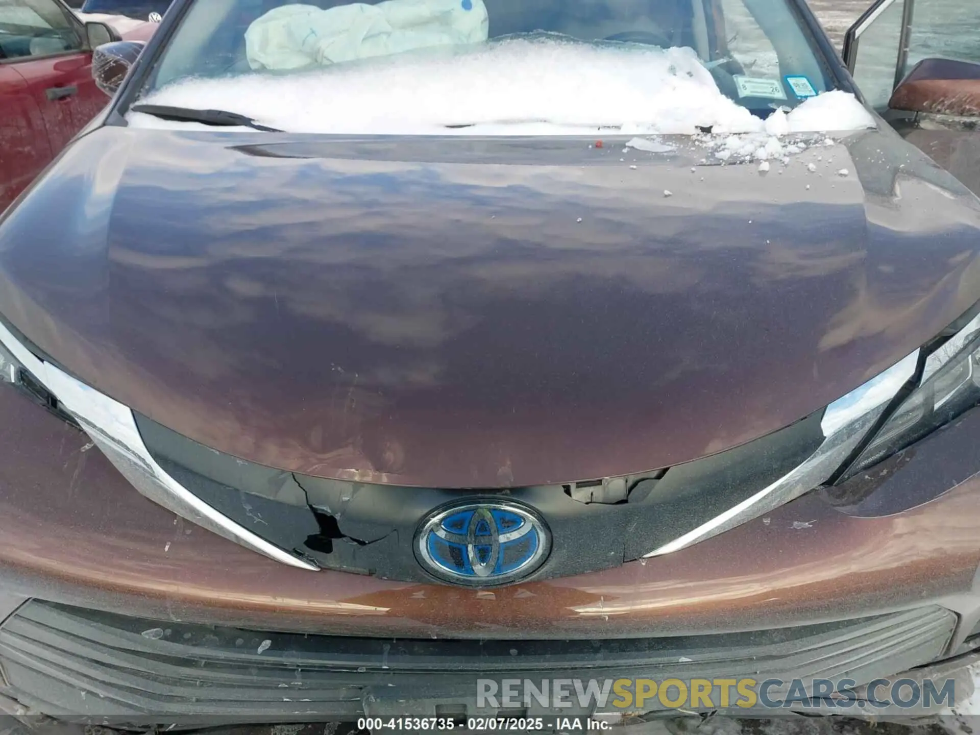 10 Photograph of a damaged car 5TDKSKFCXPS079264 TOYOTA SIENNA 2023