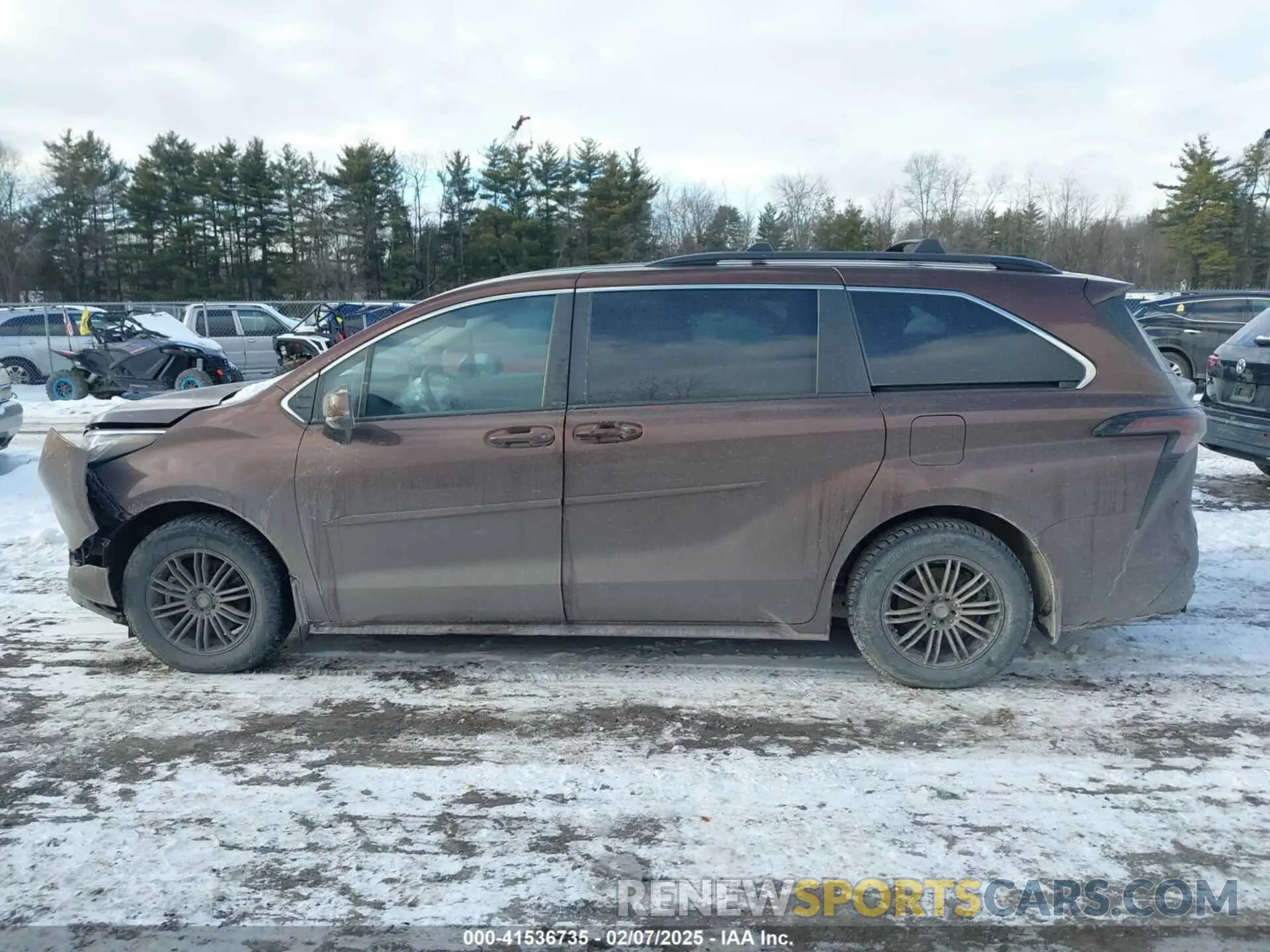 14 Photograph of a damaged car 5TDKSKFCXPS079264 TOYOTA SIENNA 2023