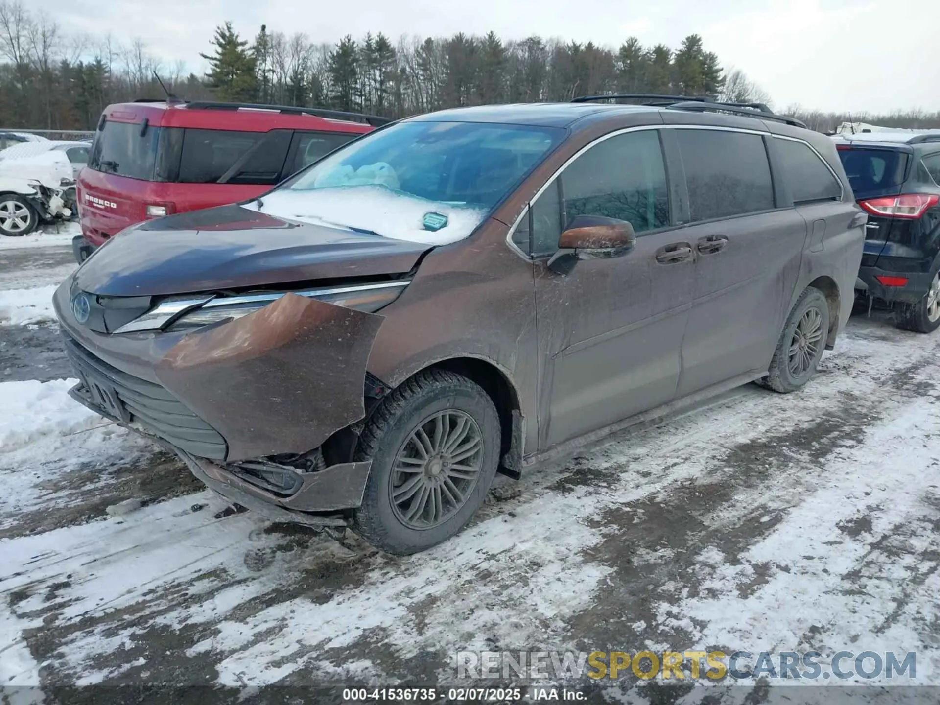 2 Photograph of a damaged car 5TDKSKFCXPS079264 TOYOTA SIENNA 2023
